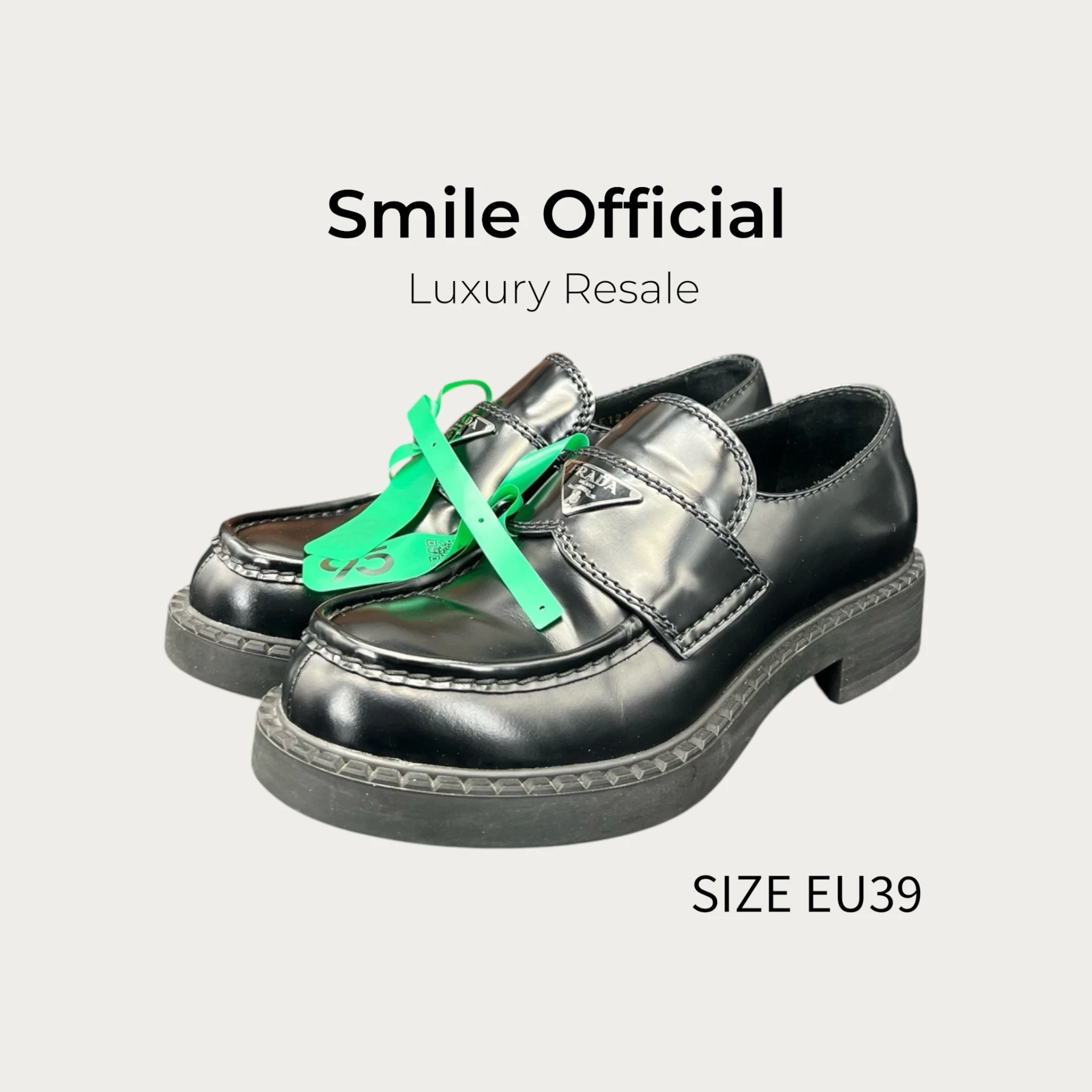 [SMILE]PRADA 亮面樂福鞋 黑色