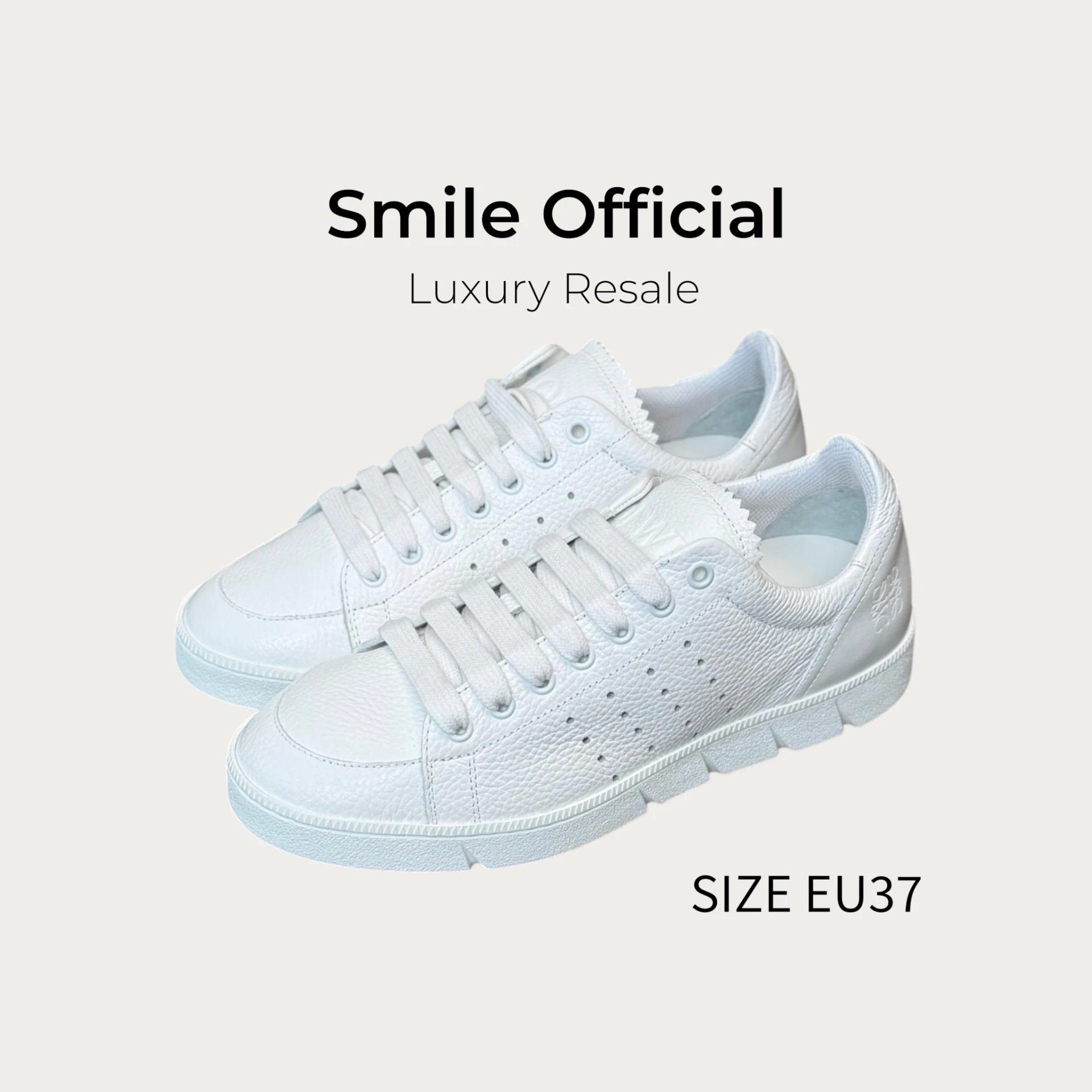 [SMILE] Loewe 皮面壓紋Logo小白鞋
