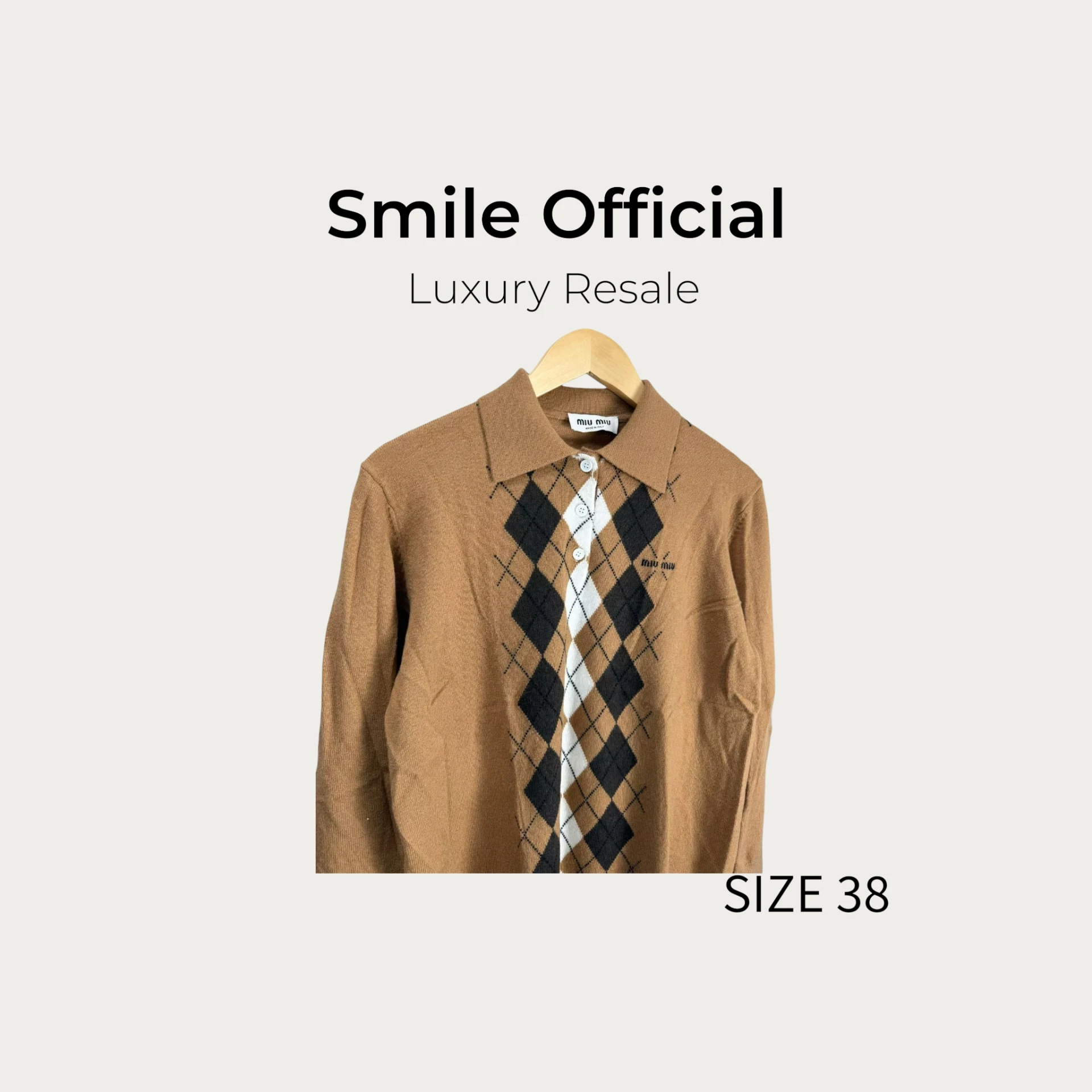 [SMILE]Miu Miu卡其色菱格Polo羊絨衫