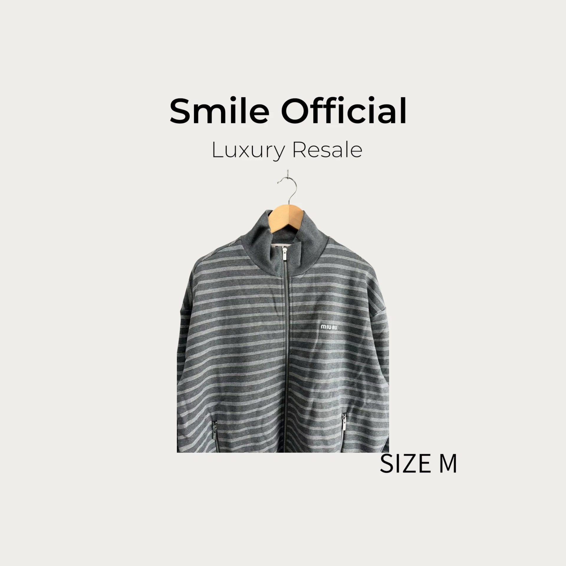 [SMILE] Miu Miu灰白條紋字母刺繡立領夾克