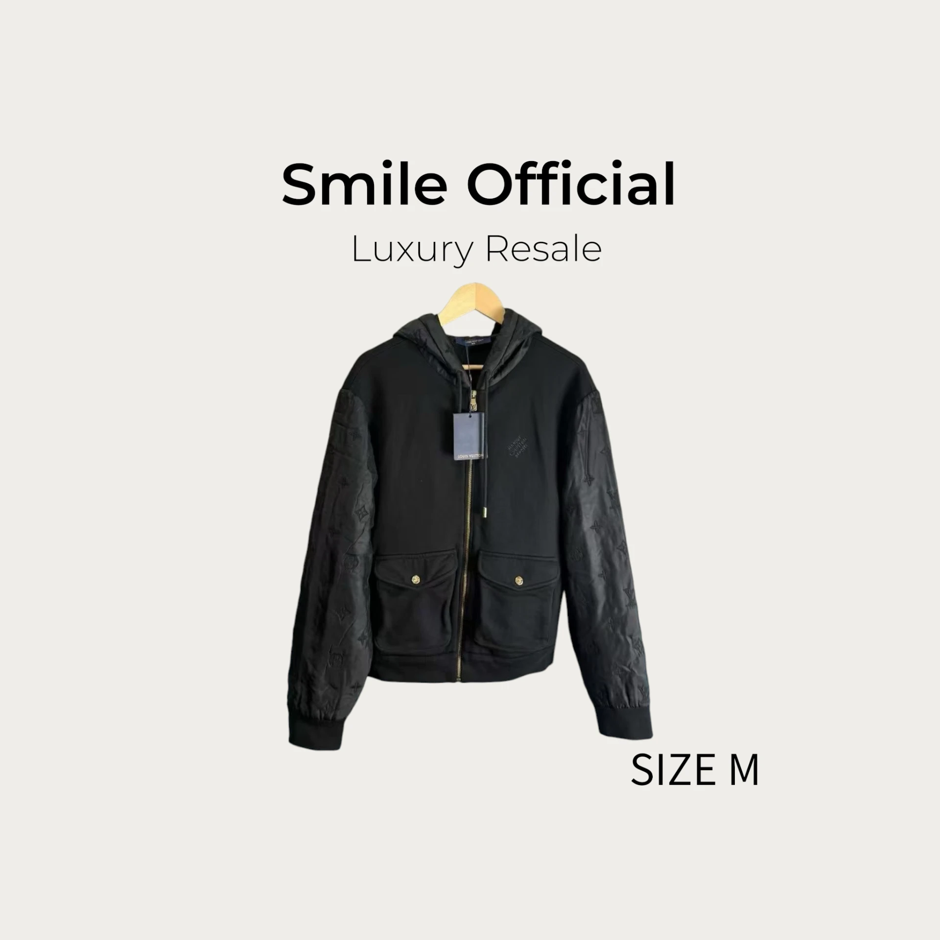 [SMILE] Louis Vuitton LV菲董黑色手臂浮雕刺繡連帽夾克