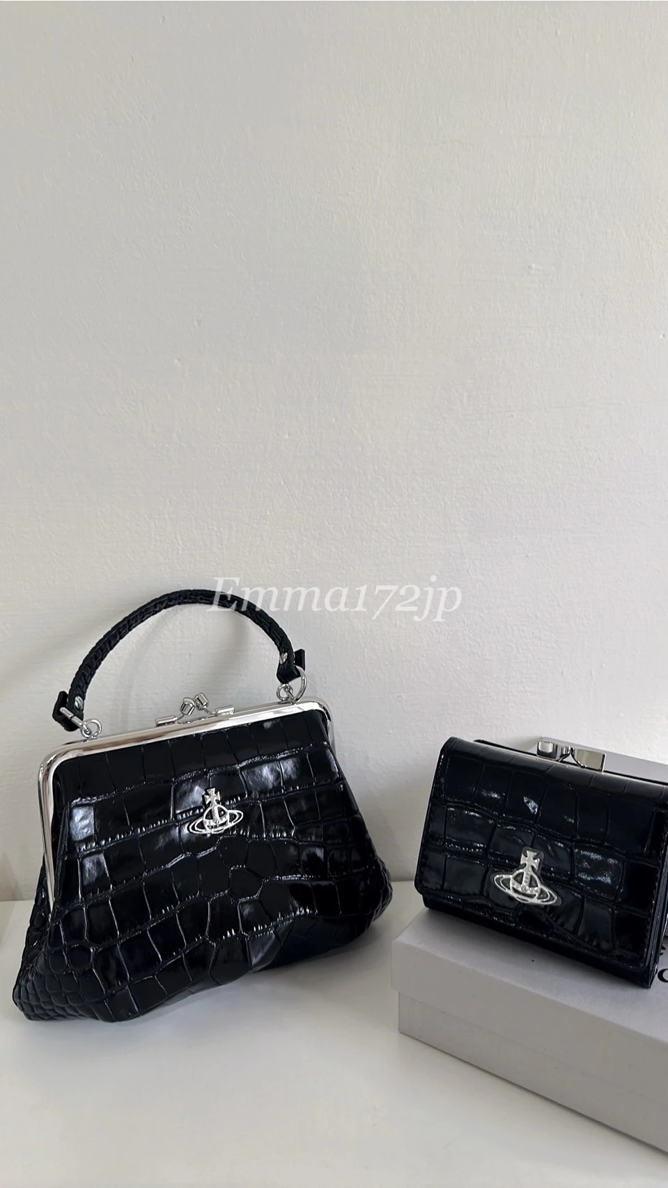 VIVIENNE WESTWOOD*預購*鱷魚壓紋口金餃子包