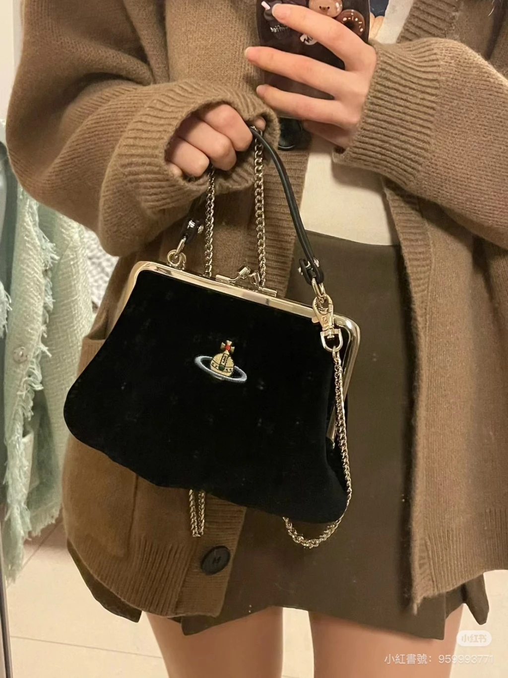 VIVIENNE WESTWOOD*現貨+預購*絨面口金餃子包