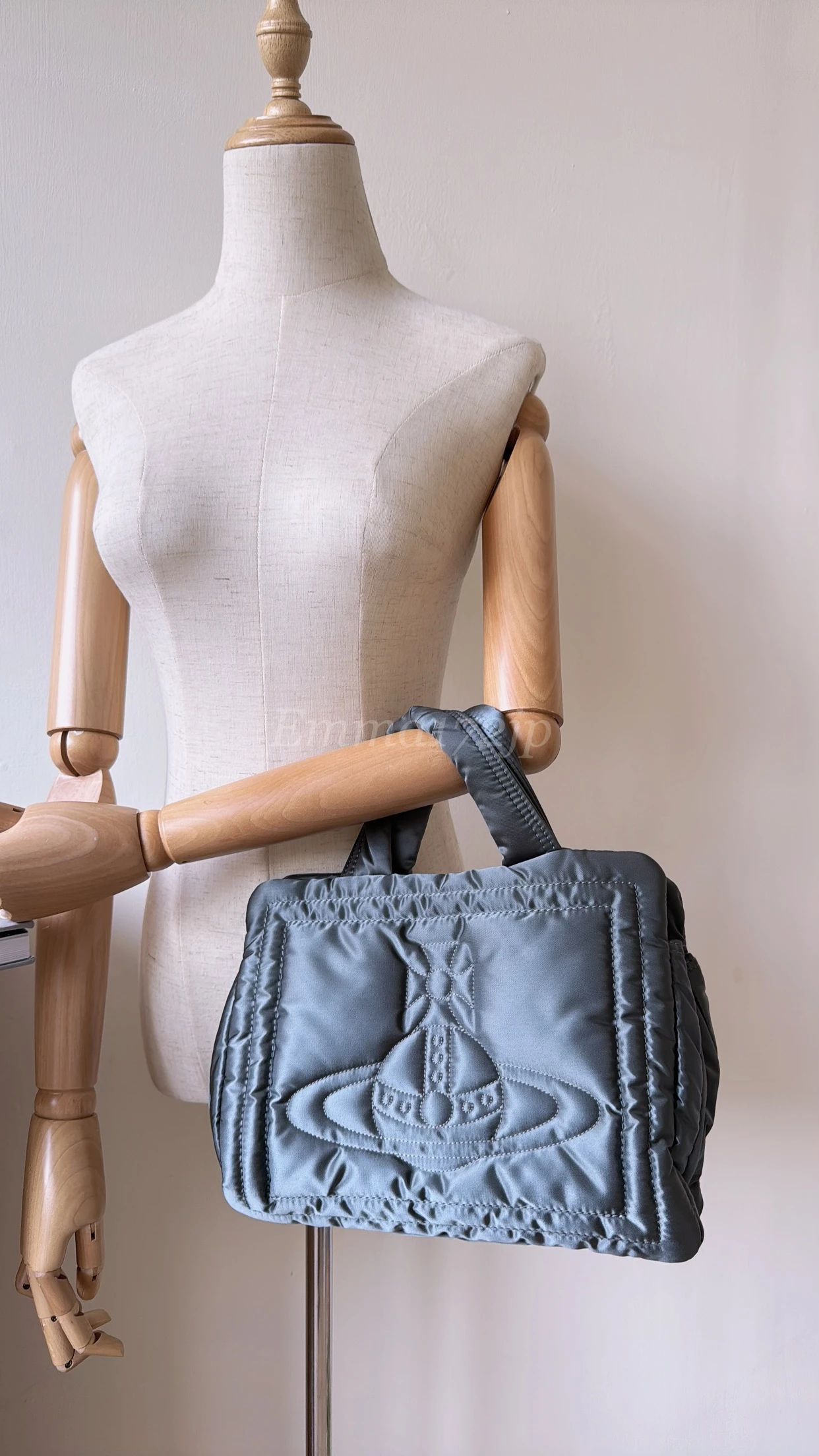VIVIENNE WESTWOOD*現貨*羽絨澎澎包