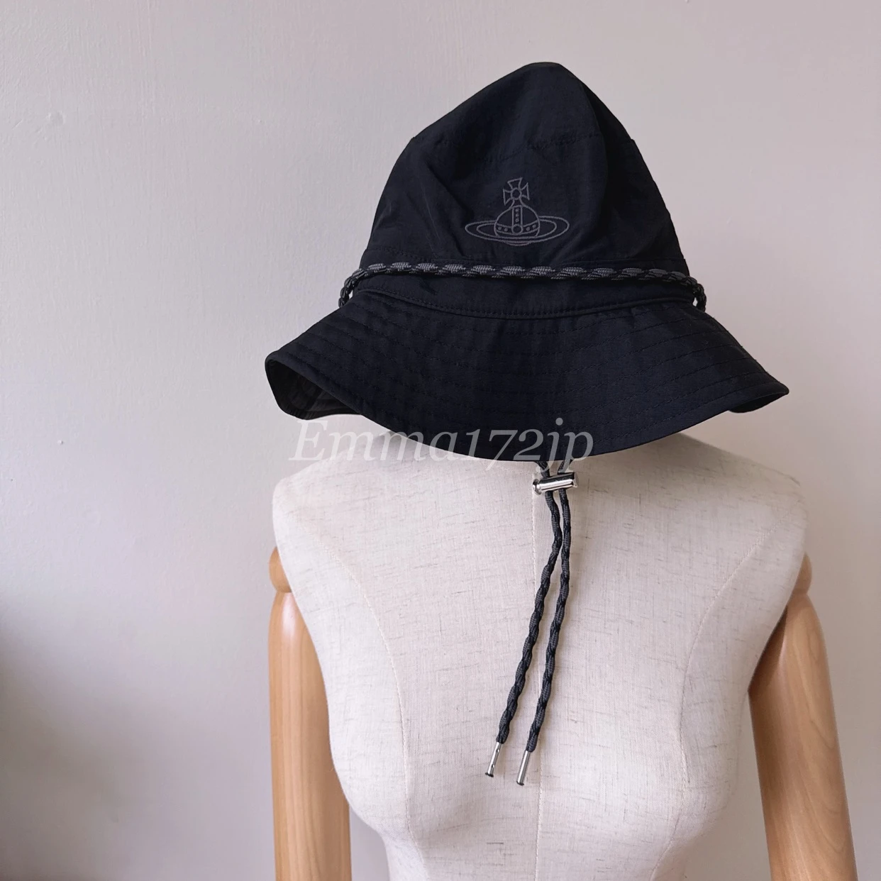 VIVIENNE WESTWOOD*現貨*抽繩漁夫帽