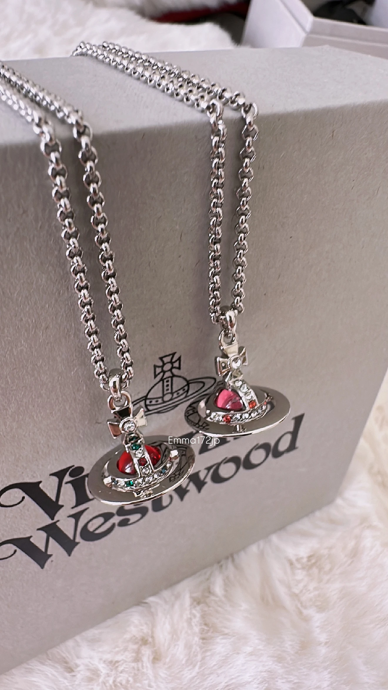 VIVIENNE WESTWOOD*預購*經典ORB 粉紅球 銀鏈 小號 中號 項鍊（圖右）