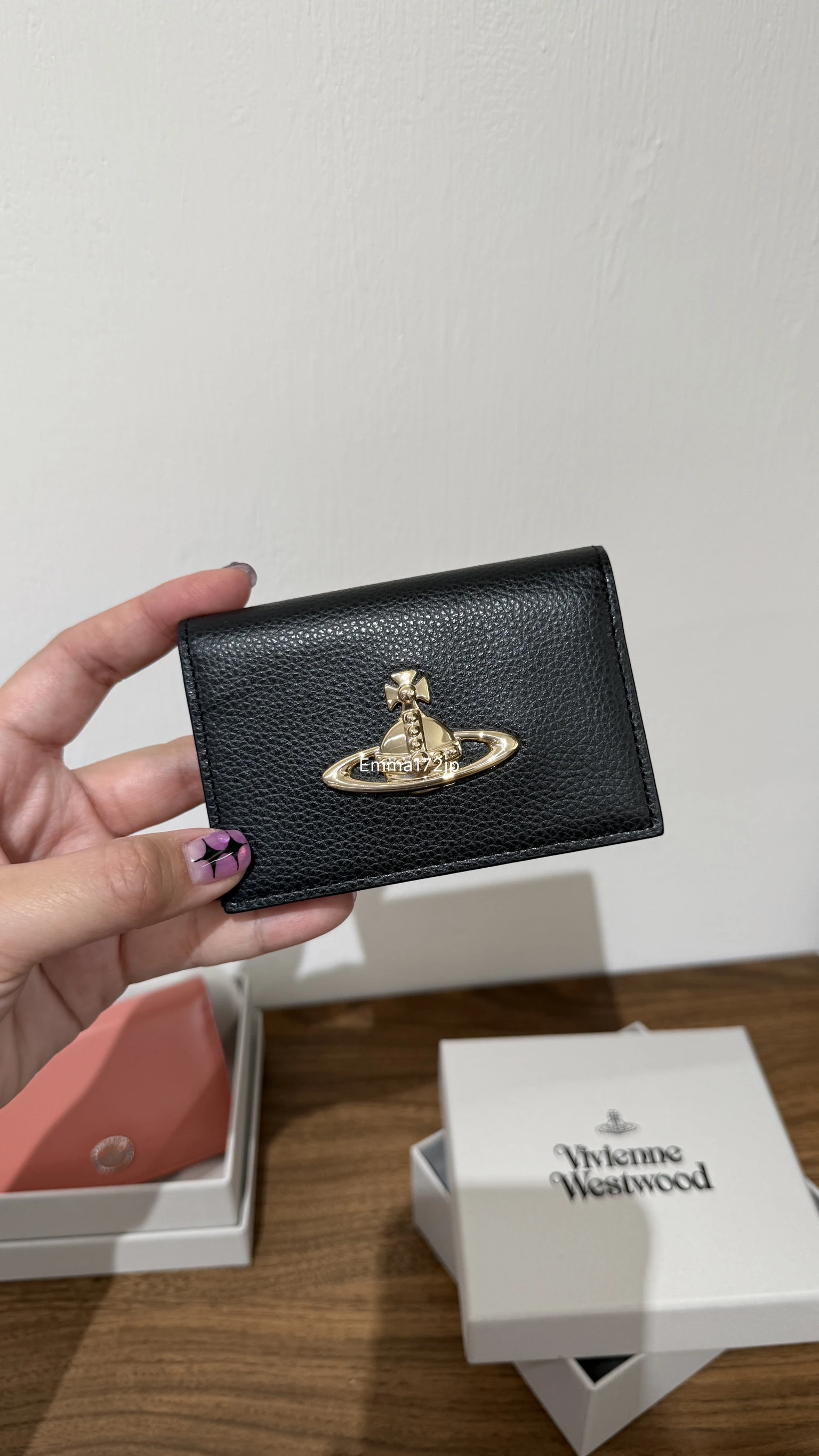 VIVIENNE WESTWOOD*現貨*牛皮票卡夾 名片夾 荔枝紋黑色(OUTLET)