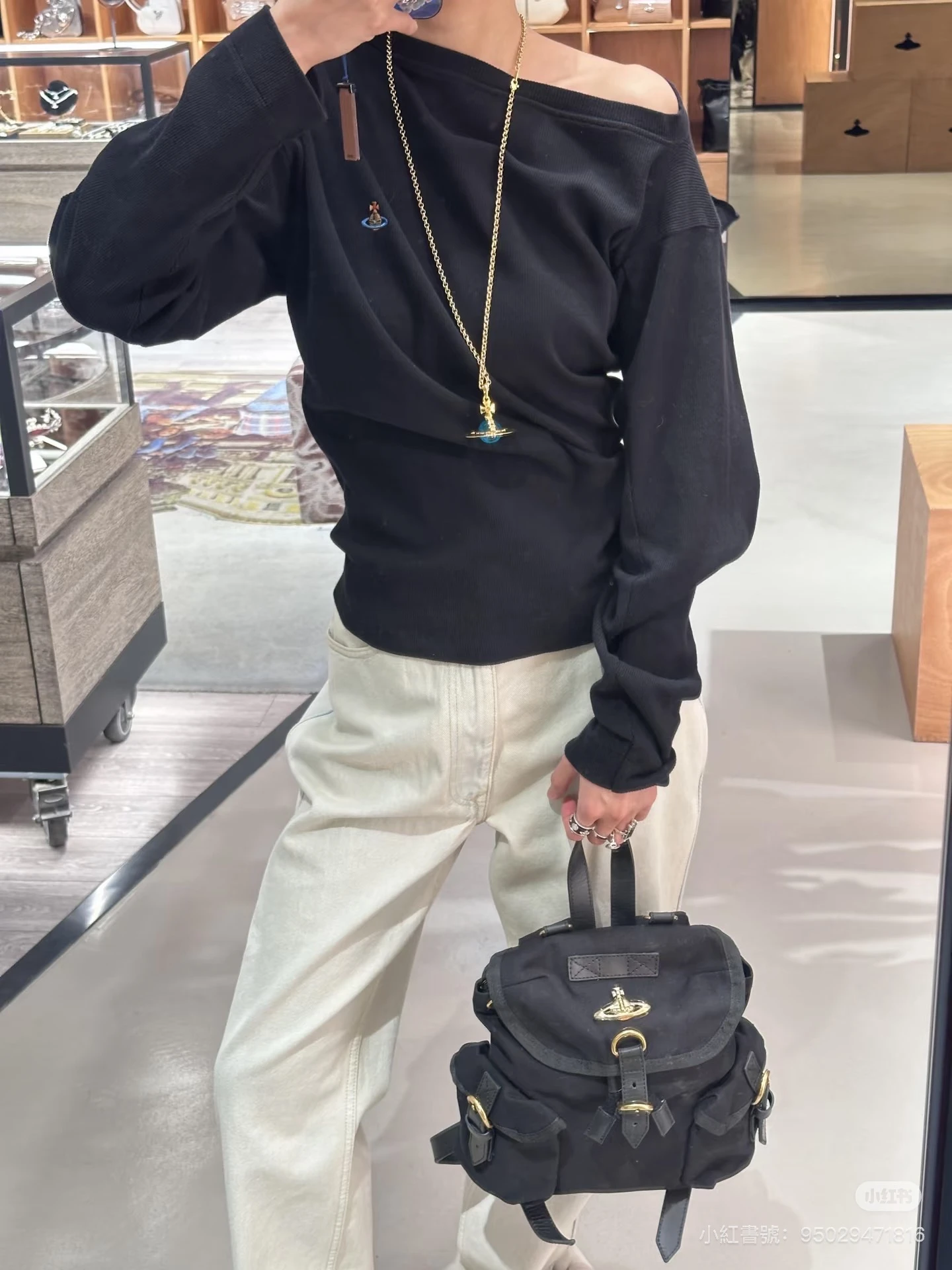 VIVIENNE WESTWOOD*現貨*肯亞系列金扣後背包 小號