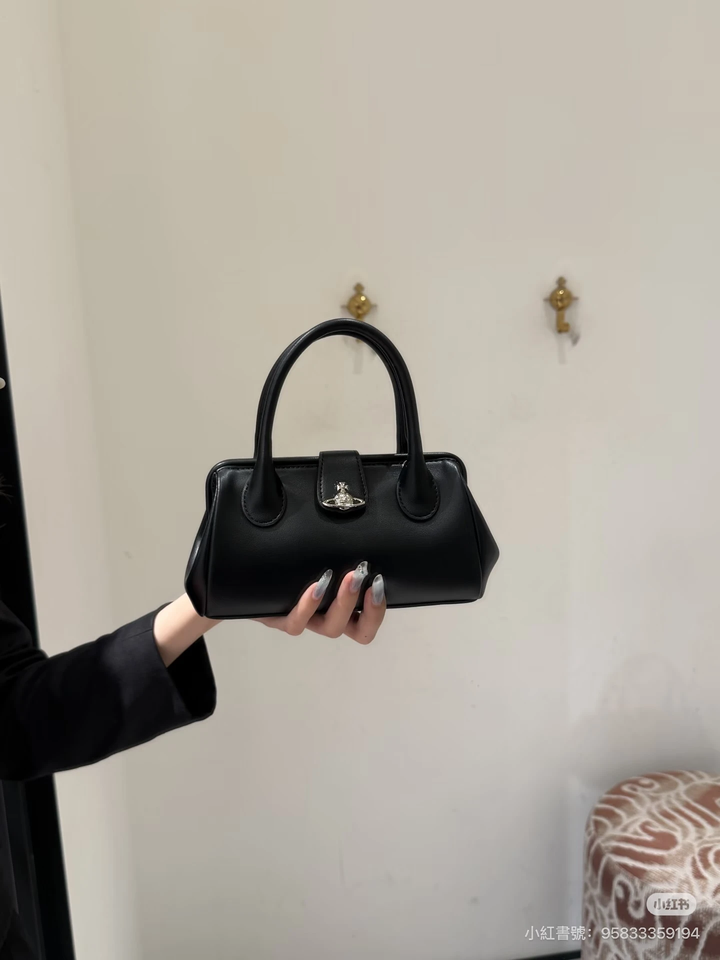 VIVIENNE WESTWOOD*預購*波士頓皮革小包 附鏈條