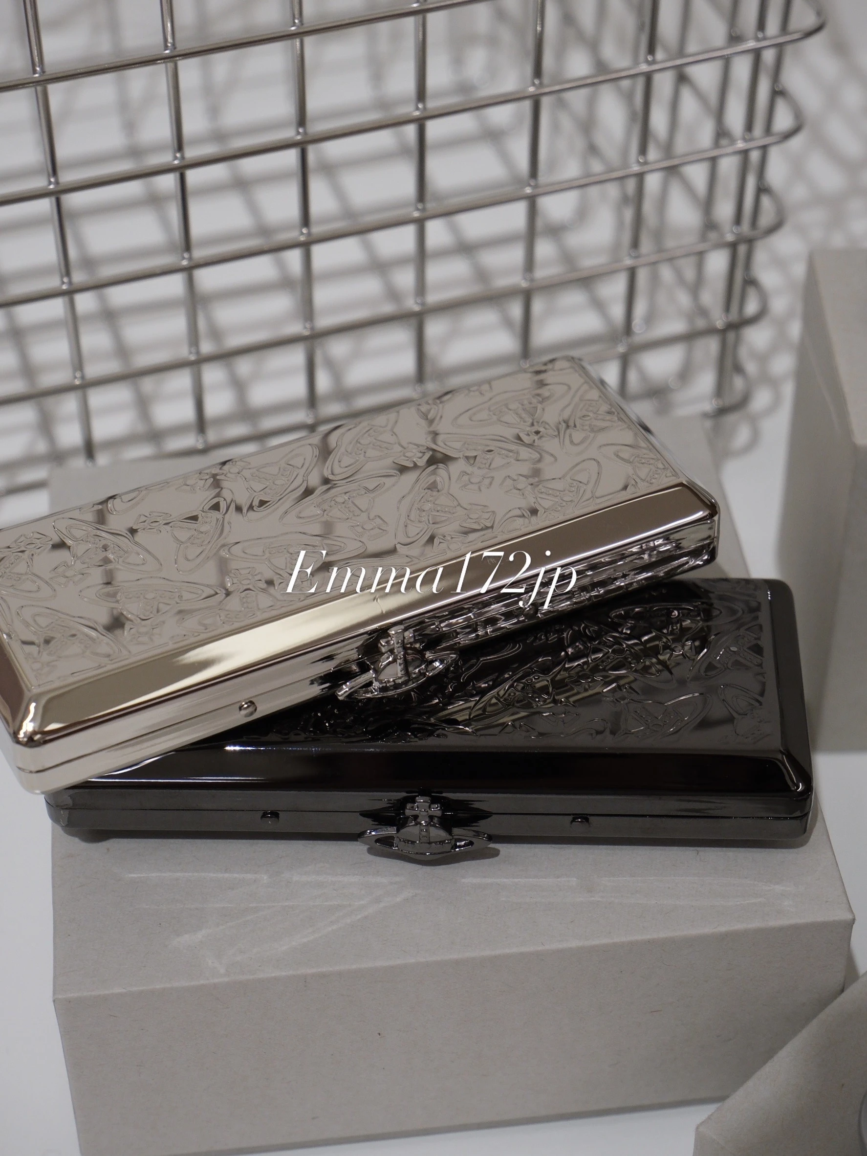 VIVIENNE WESTWOOD*現貨+預購* 菸盒 銀色 槍黑色
