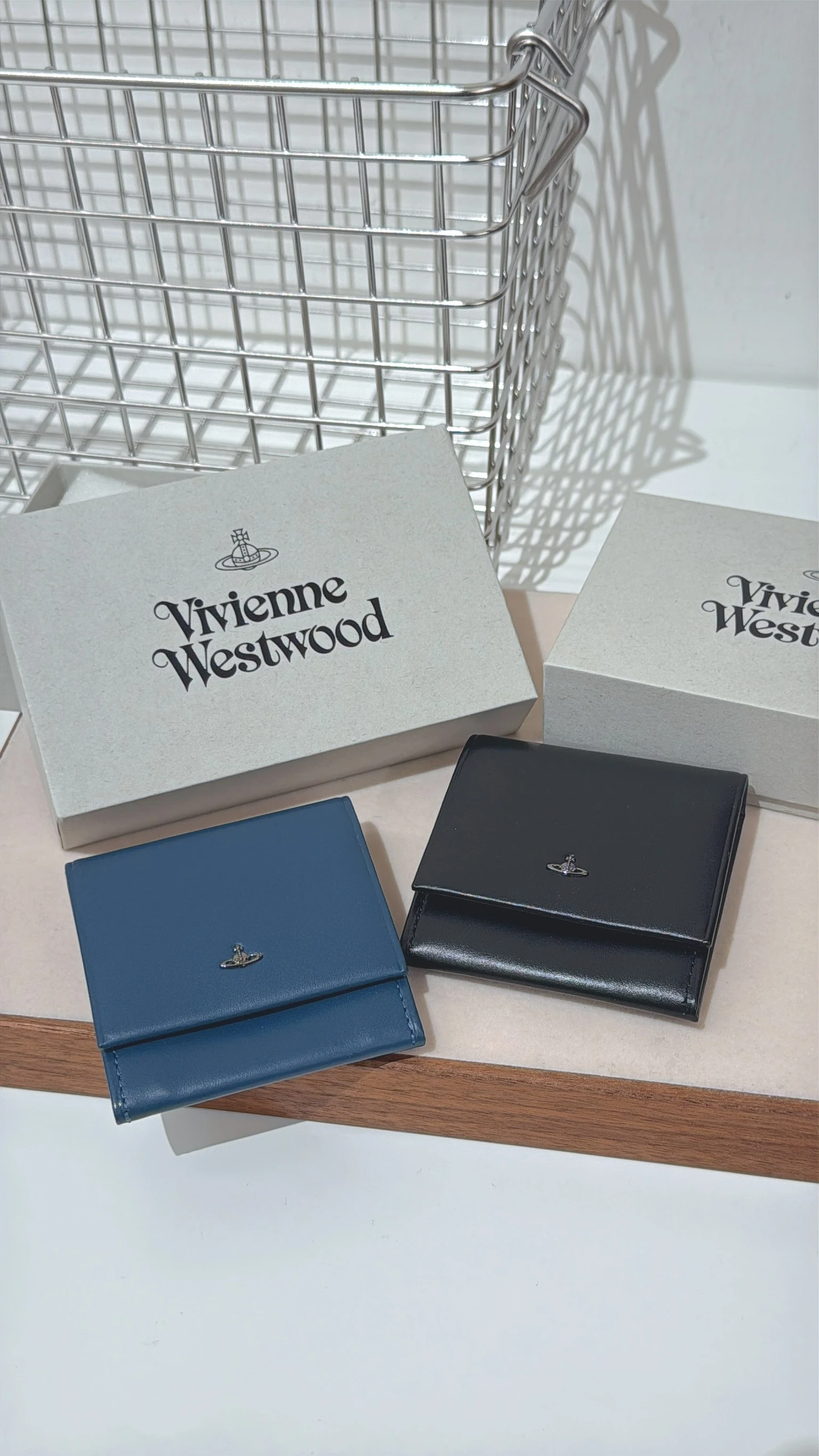 VIVIENNE WESTWOOD*現貨*日本ＯＵＴＬＥＴ帶回 皮革零錢包