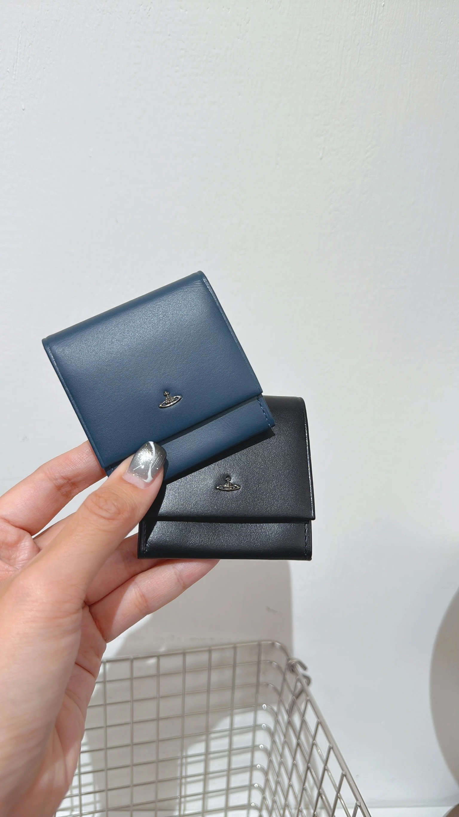VIVIENNE WESTWOOD*現貨*日本ＯＵＴＬＥＴ帶回 皮革零錢包