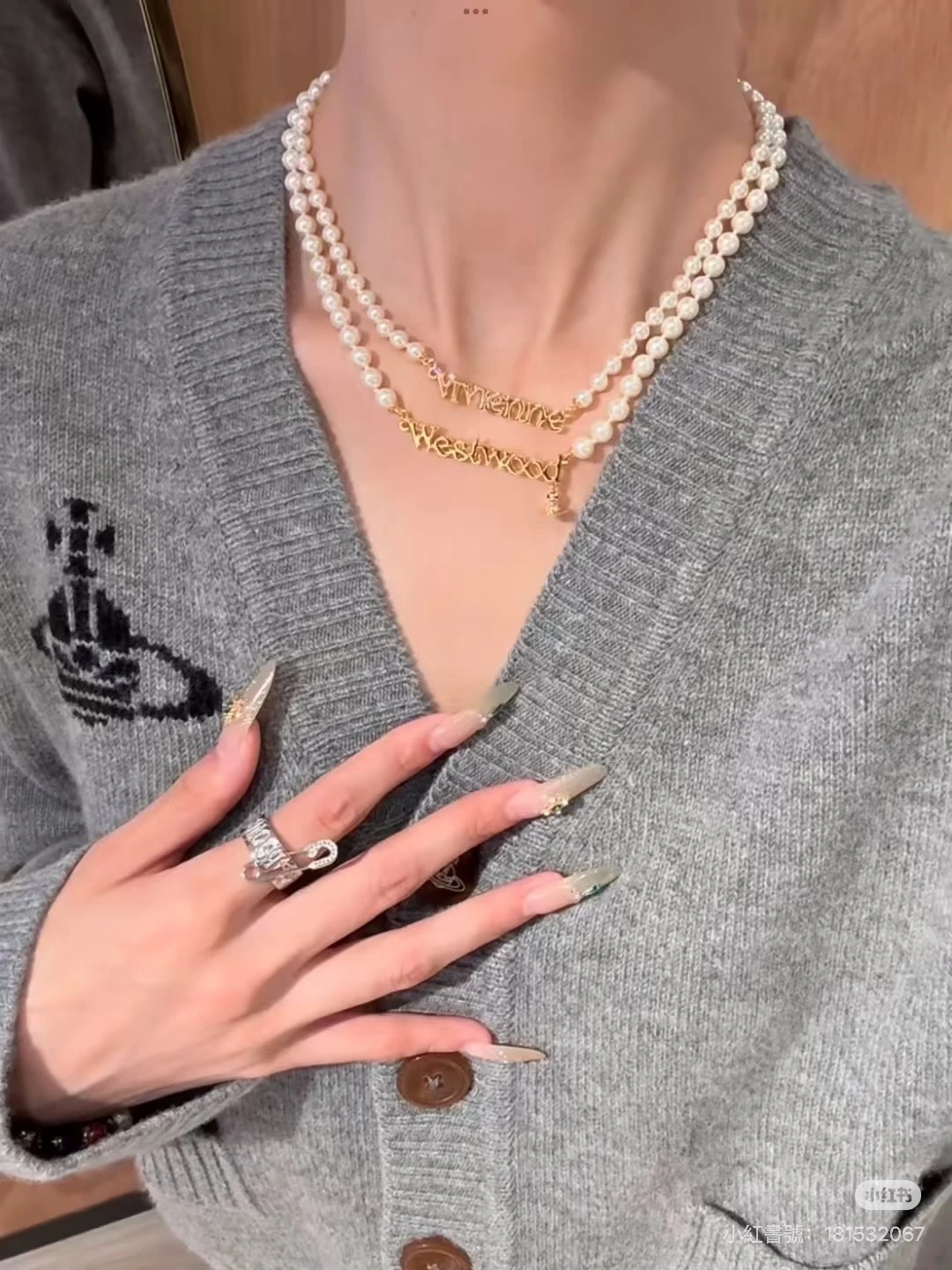 VIVIENNE WESTWOOD*預購*雙層珍珠字母項鍊 手鍊 金/銀