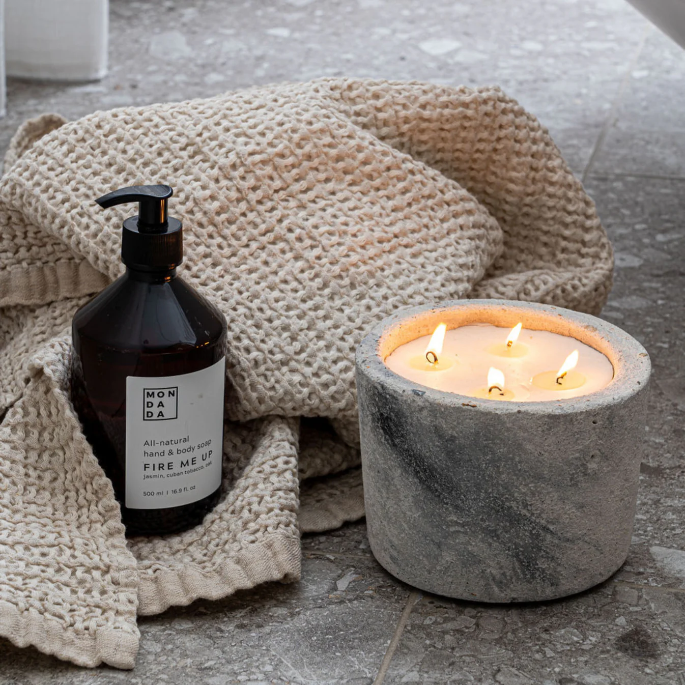 Urban Indoor Candle S / Ø15 x H11 (兩色) - Mon Dada 比利時手工蠟燭