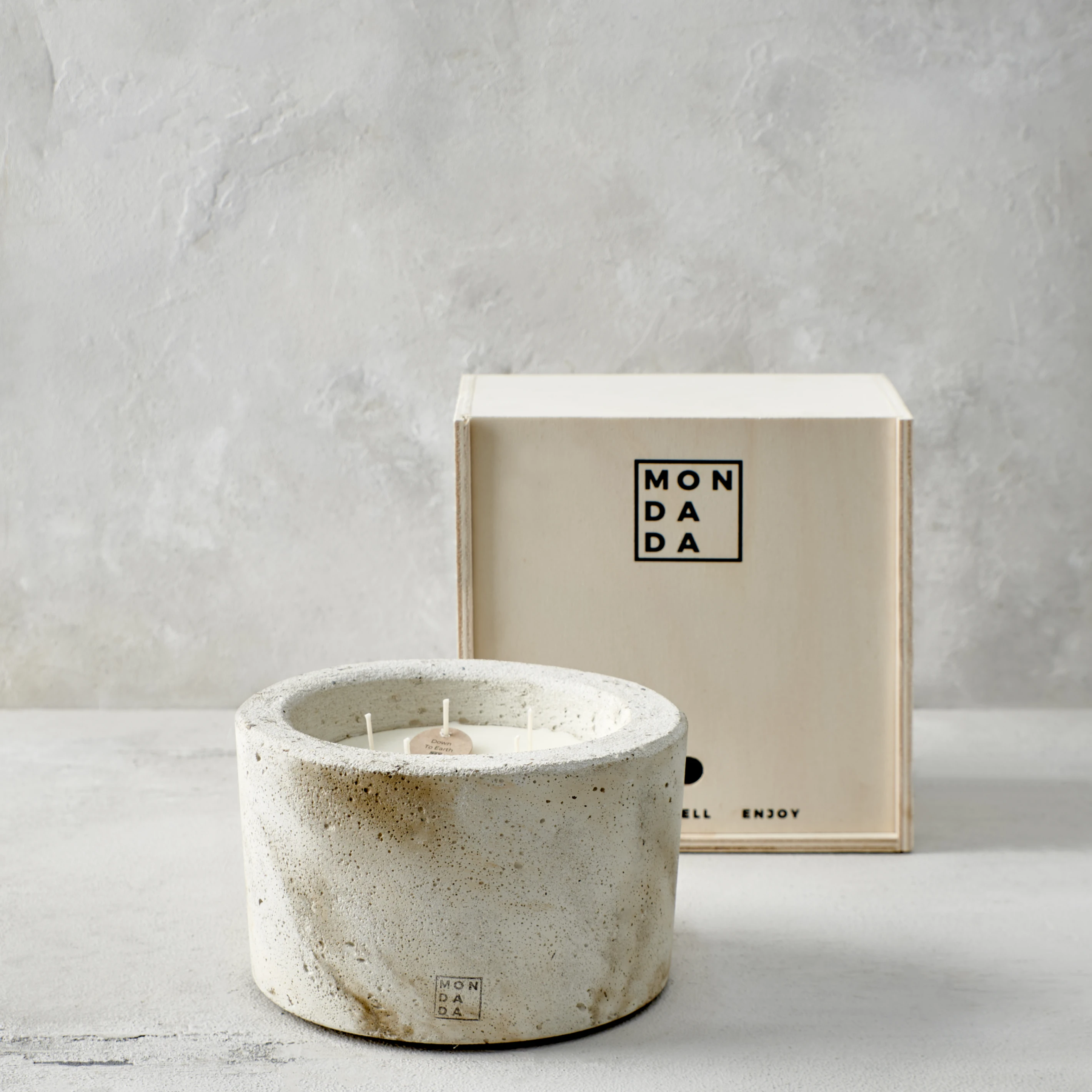 Urban Indoor Candle M / Ø18 x H12 (兩色) - Mon Dada 比利時手工蠟燭