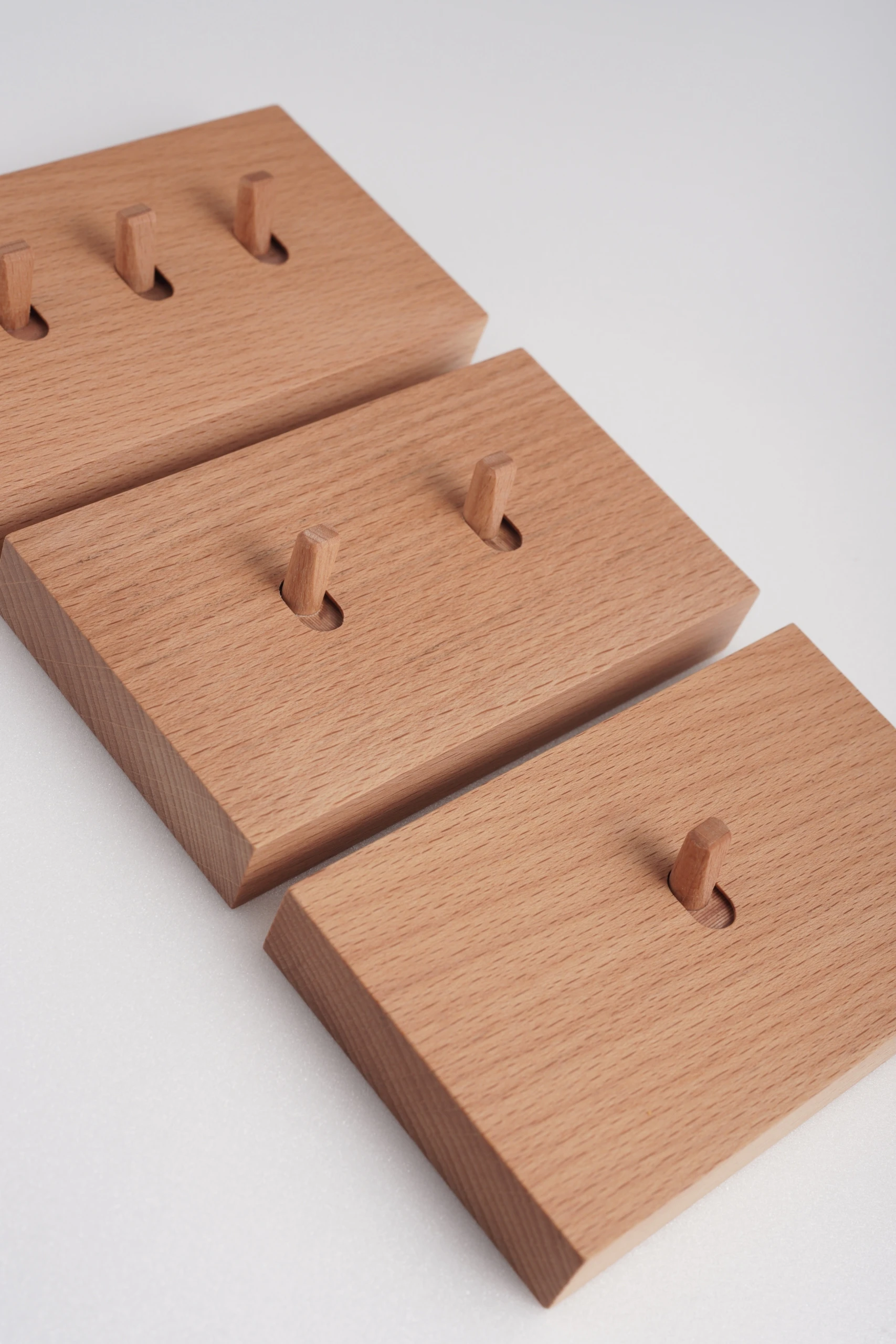 DIY 快速安裝｜Piko Beech Wood 開關撥桿與插座面板 ( 山毛櫸實木 ) - Switchpapa 開關面板