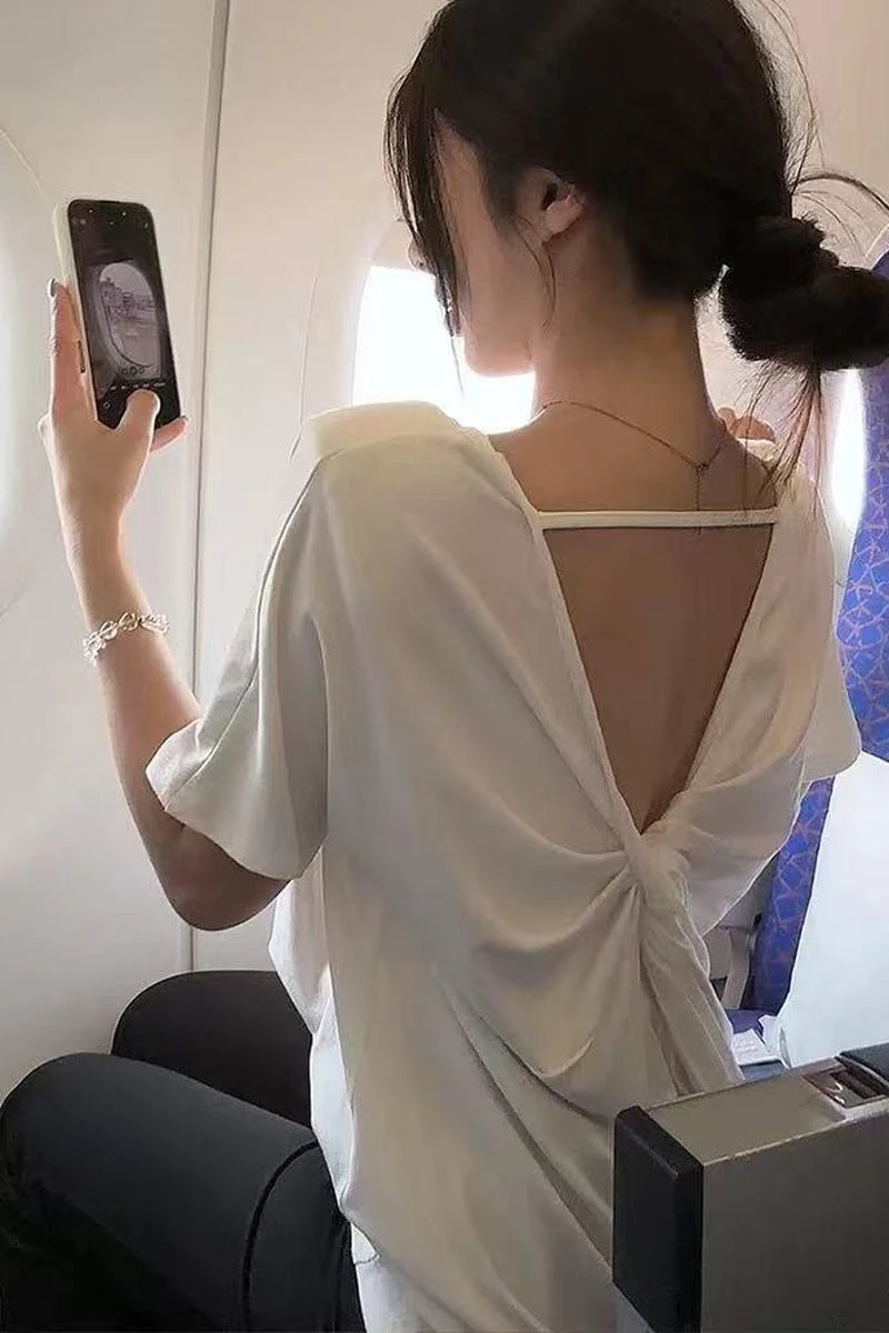 挖背扭結上衣