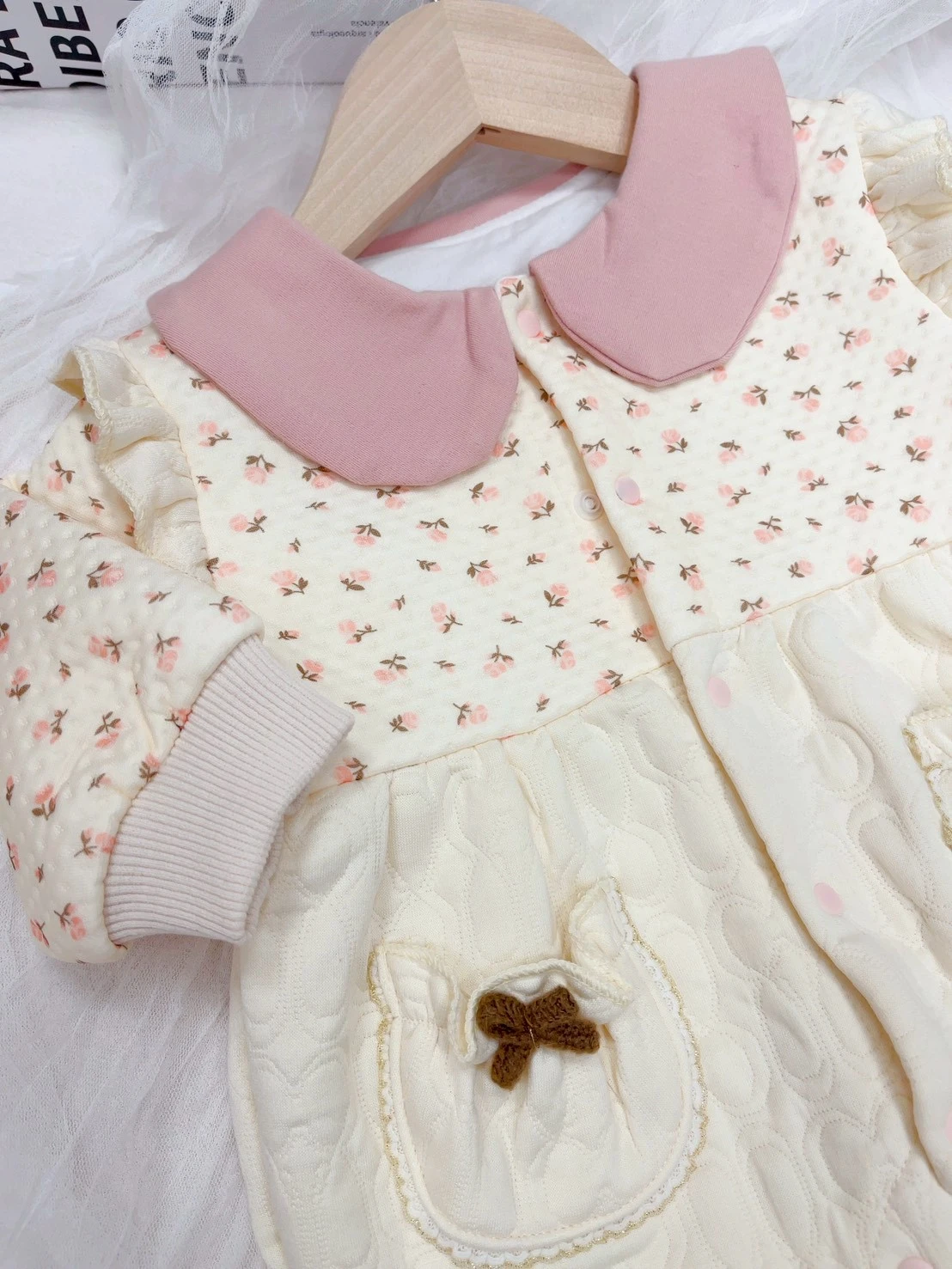 娃娃領粉花爬服