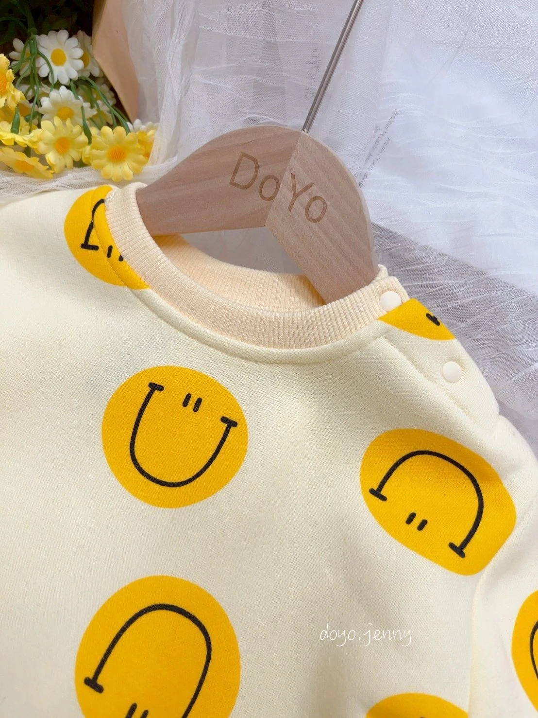 滿版笑臉爬服