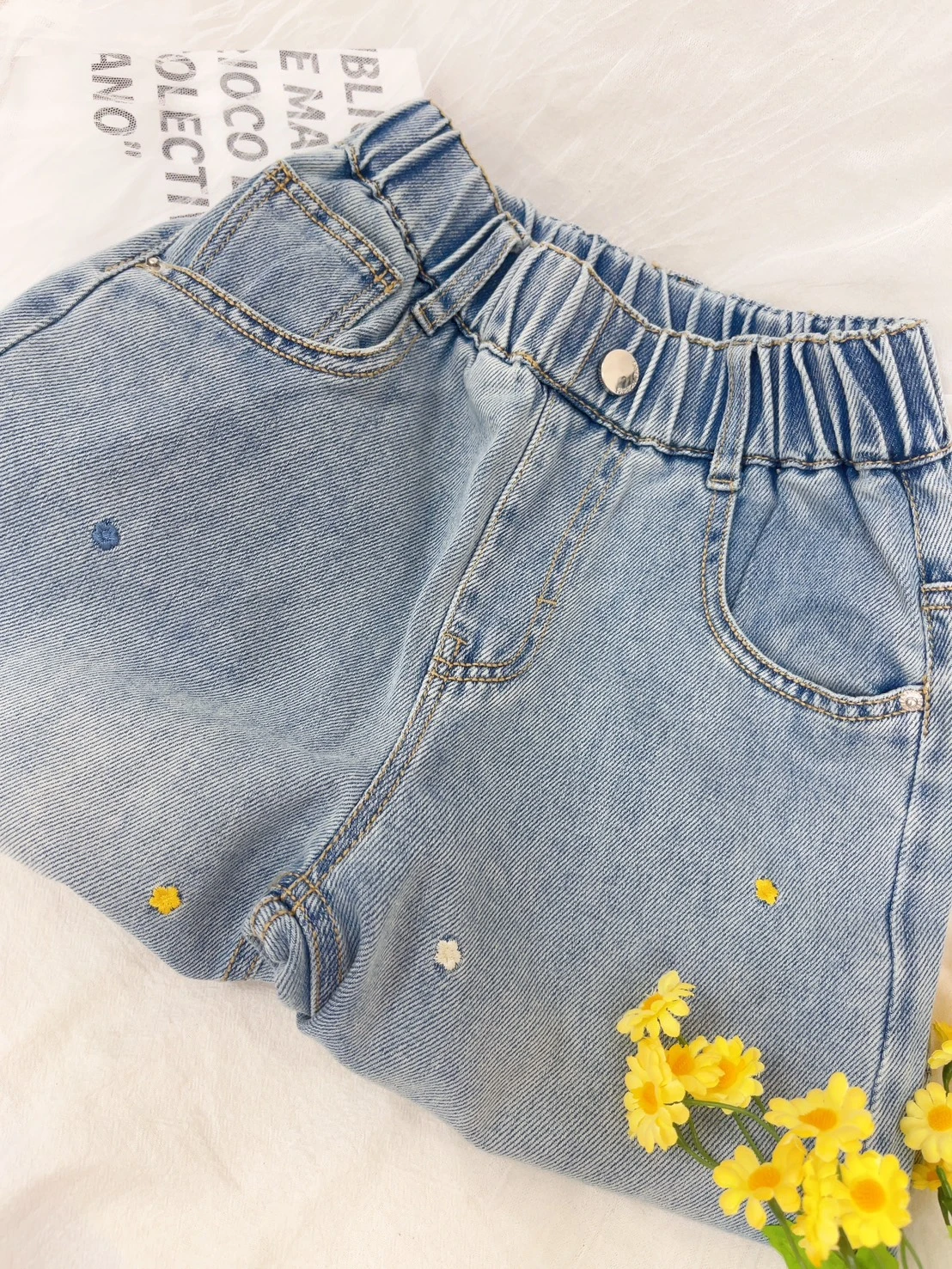 刺繡小花落地褲