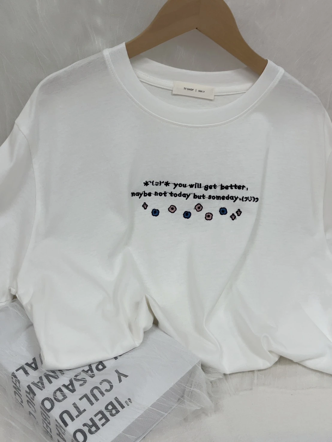 純棉刺繡小花T