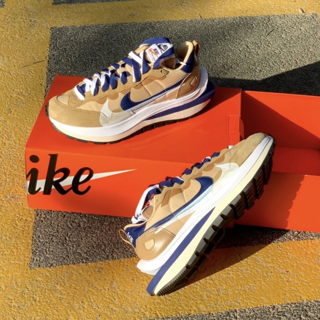 Nike X Sacai Vaporwaffle "Sesame and Blue Void" 芝麻卡其 奶茶色 (DD1875-200)