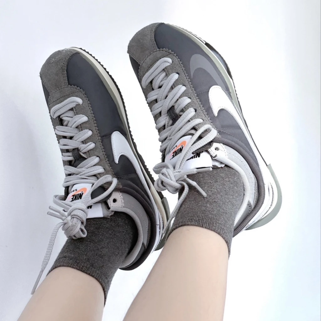 Nike x Sacai Cortez 4.0 灰白 復古阿甘雙鉤氣墊 DQ0581-001