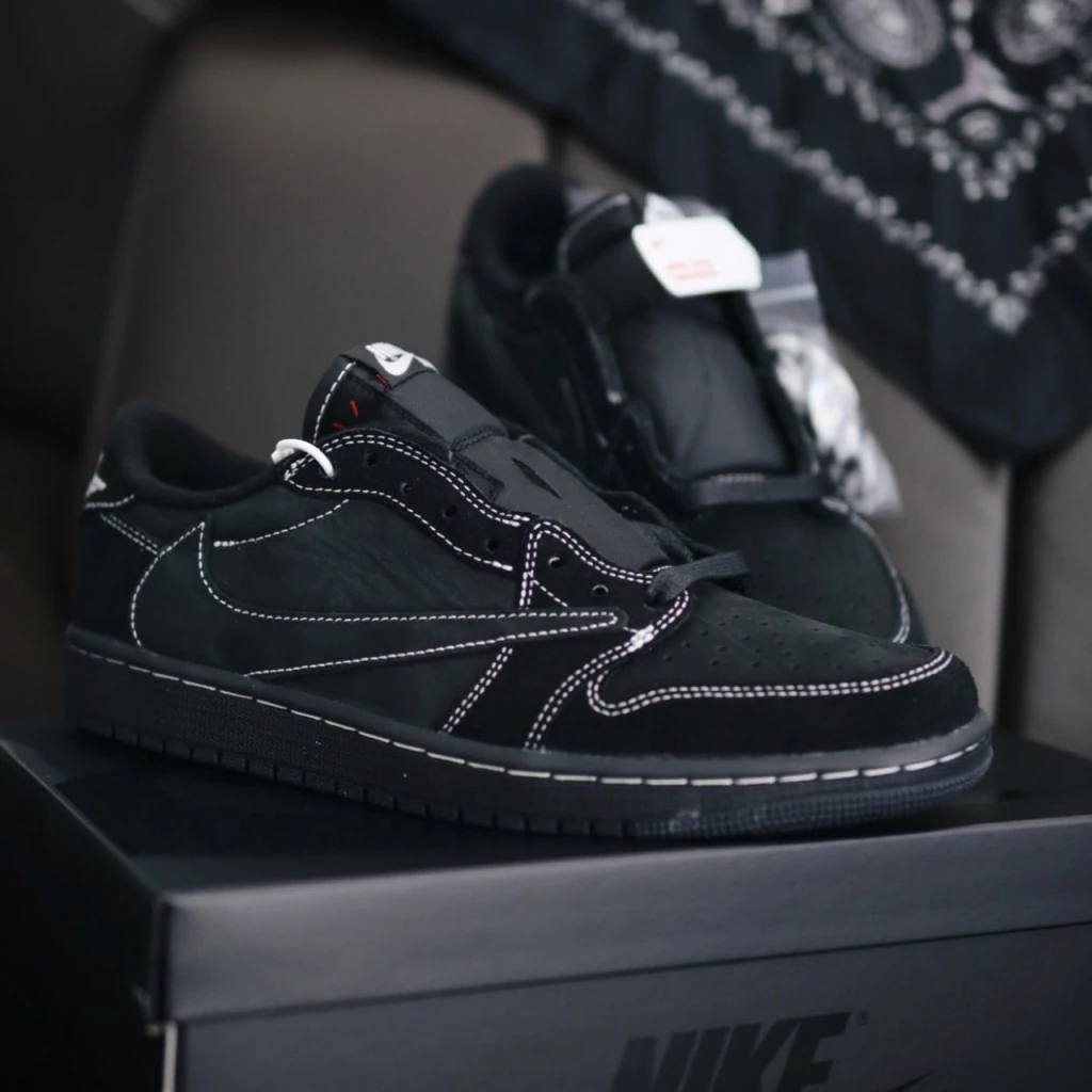 Travis Scott x Air Jordan 1 Low Black Phantom 倒鉤 黑武士 DM7866-001