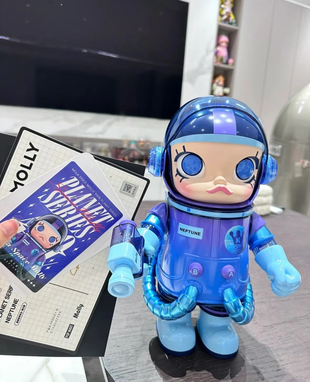 <星球系列> 泡泡瑪特 POPMART 400% Molly海王星 潮流公仔