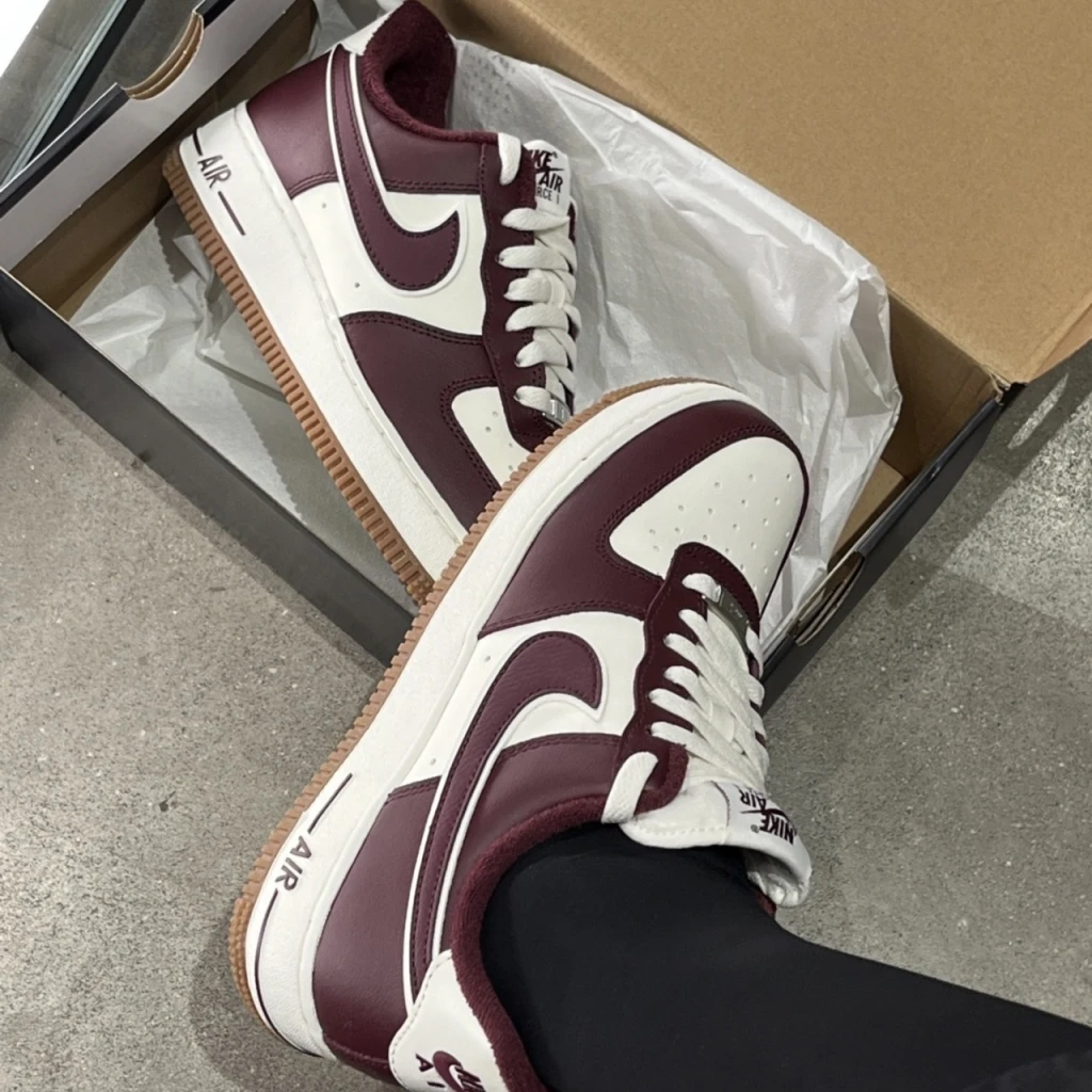 NIKE AIR FORCE 1 LOW 酒紅焦糖底 (DQ7659-102)