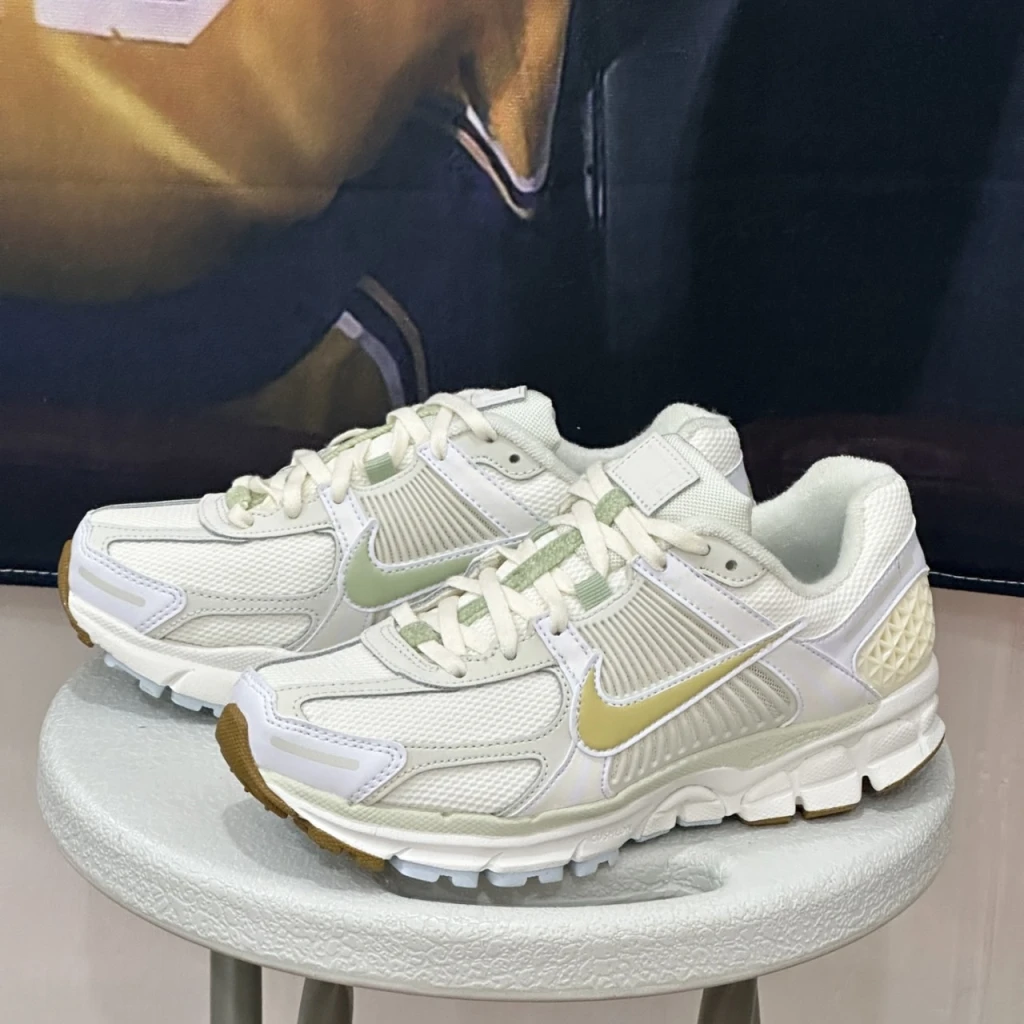 NIKE AIR ZOOM VOMERO 5 檸檬馬卡龍 (FV3638-171)
