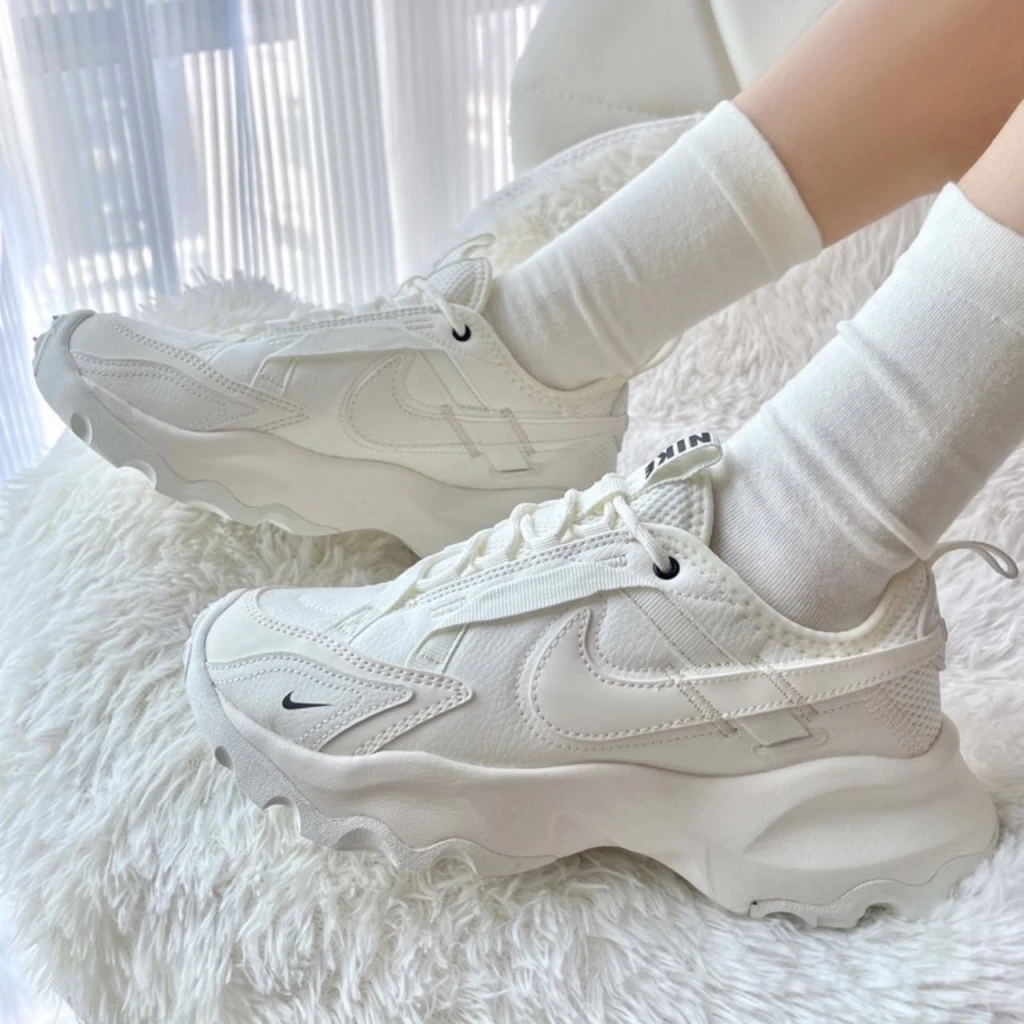 <超熱門補貨> NIKE TC7900 復古老爹鞋 奶油白