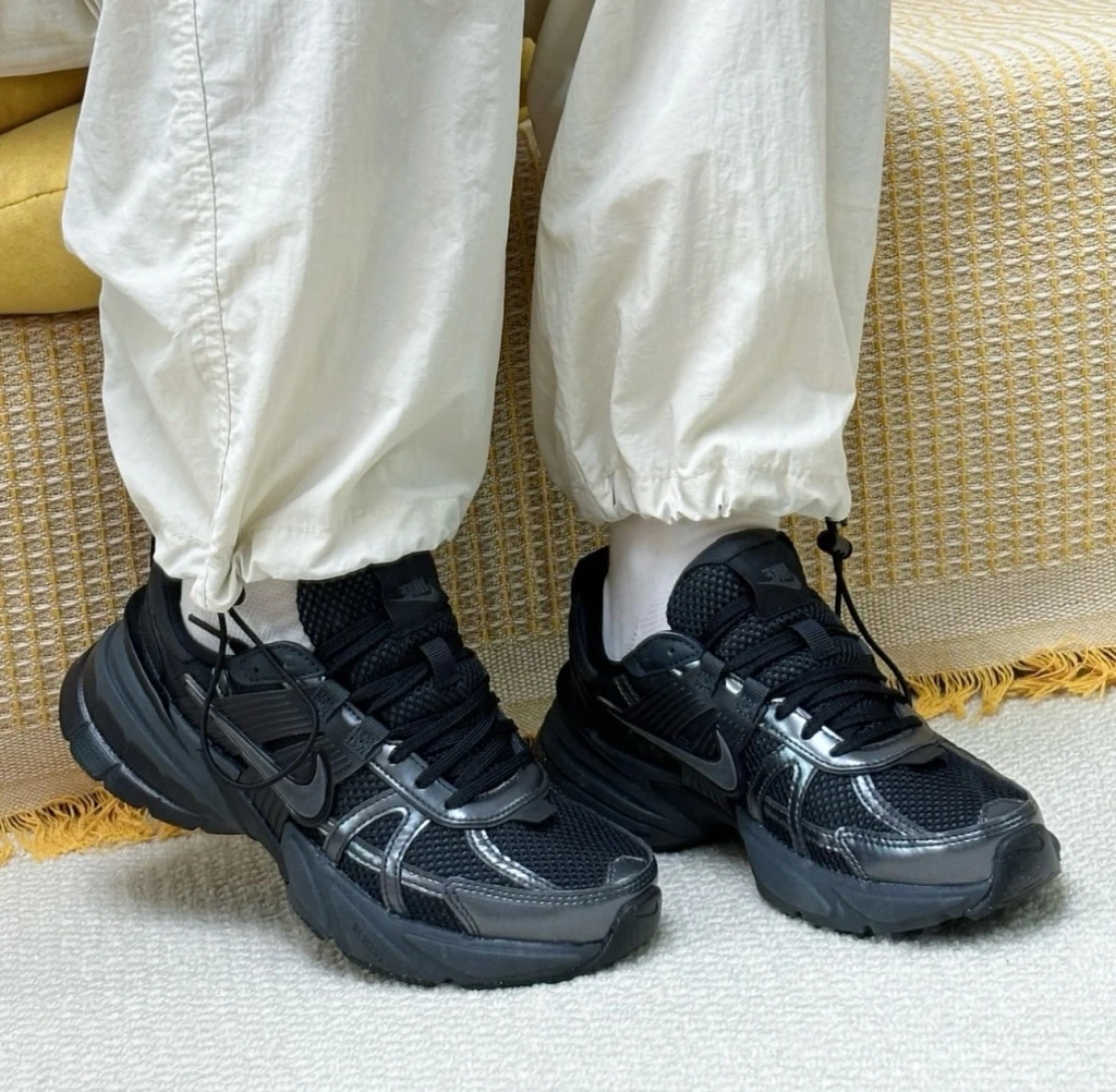 NIKE V2K RUN 黑魂 (HJ4497-001)