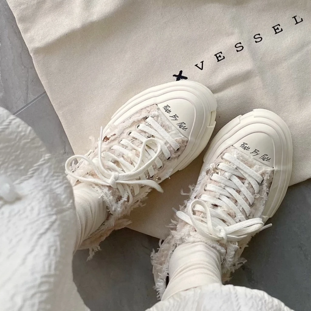 xVESSEL G.O.P LOWS 天鵝之心 絨毛亮片解構鞋 (F23X01G)