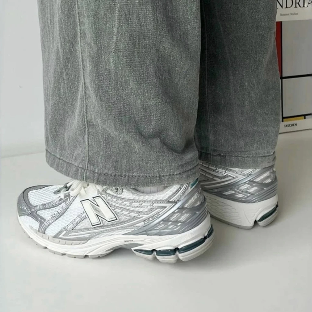 <折扣開啟> NEW BALANCE 1906R 金屬銀白 泫雅同款 復古V2K (M1906REE)