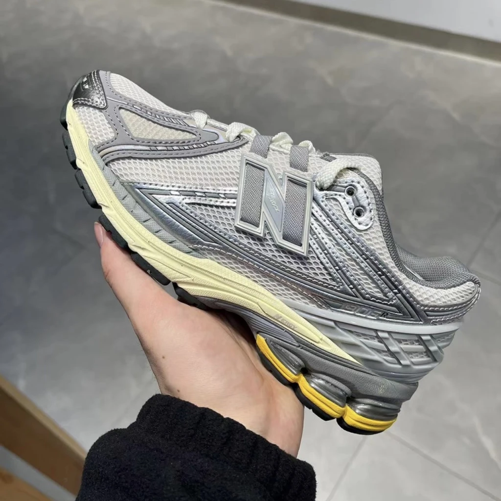 NEW BALANCE 1906R  做舊奶油底 復古銀灰 (M1906RRD)