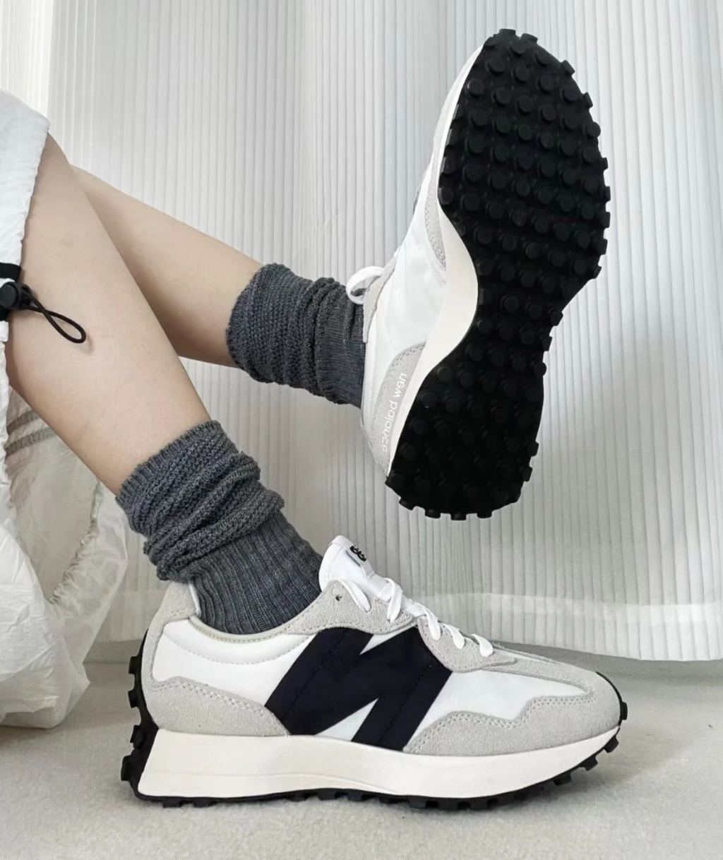 <經典百搭> NEW BALANCE 327 海鹽黑白 情侶百搭款 (MS327FE)