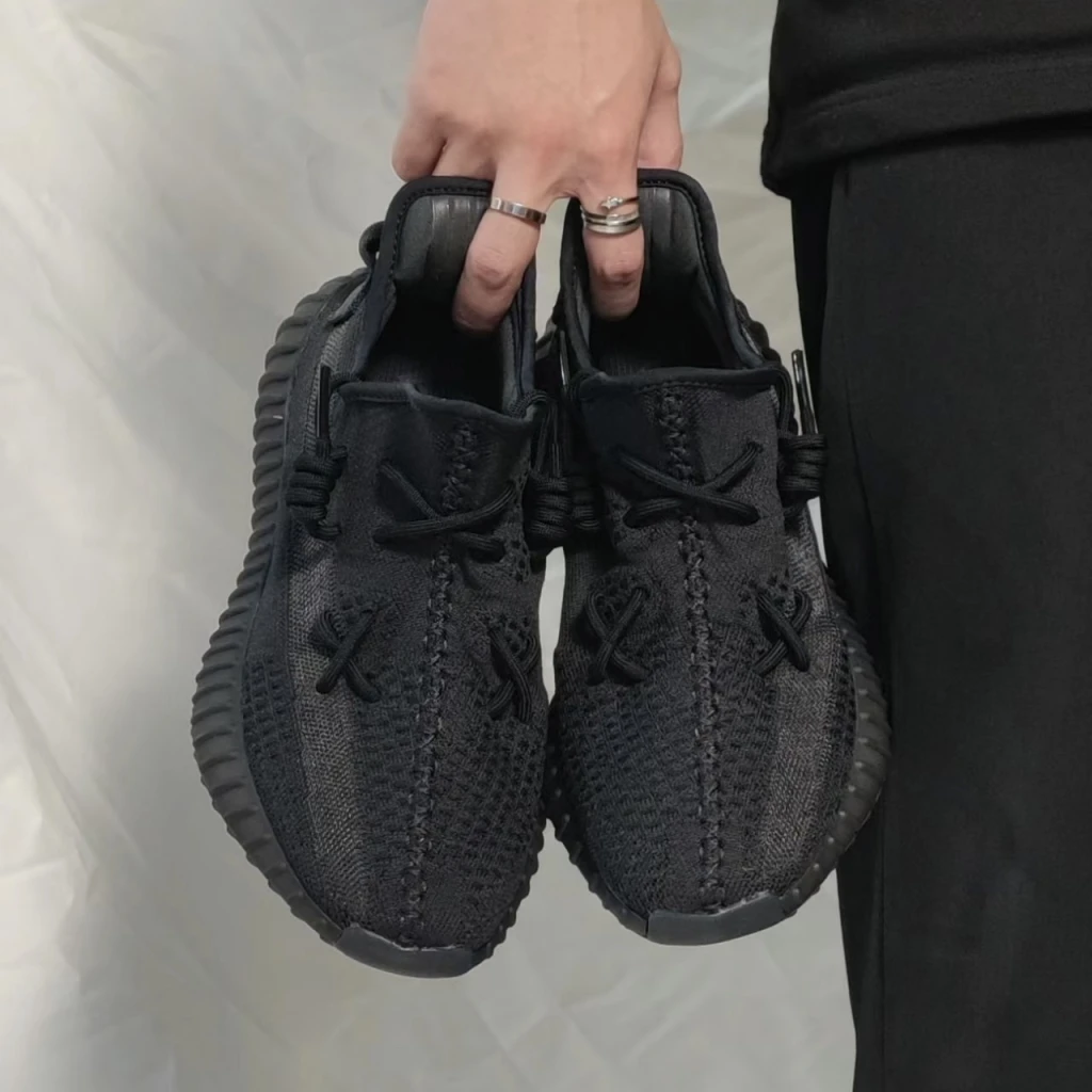 ADIDAS YEEZY BOOST 350 V2 "Onyx" 黑瑪瑙 黑武士 (HQ4540)