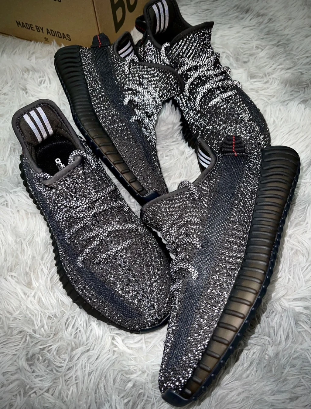 ADIDAS YEEZY BOOST 350 V2 黑滿天星 (FU9007)