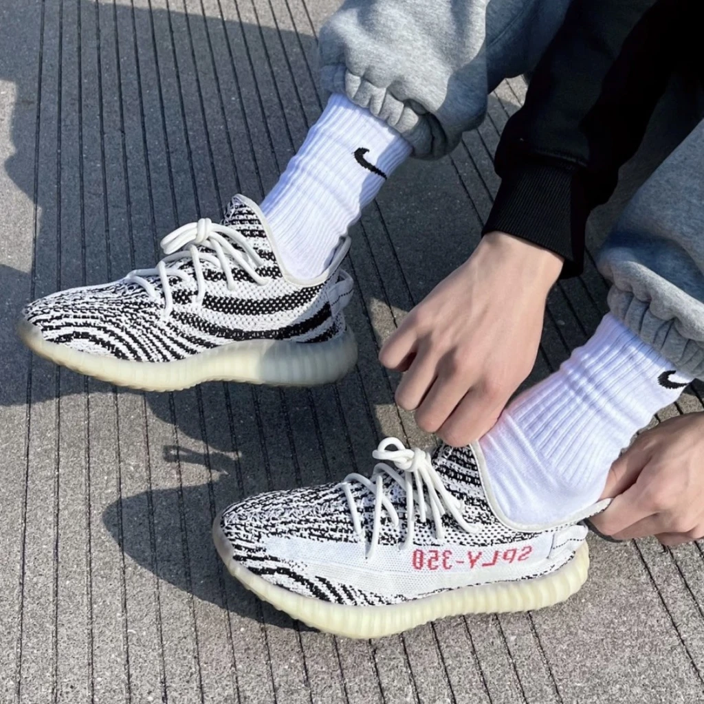 ADIDAS YEEZY BOOST 350 V2 "Zebra"白斑馬 (CP9654)