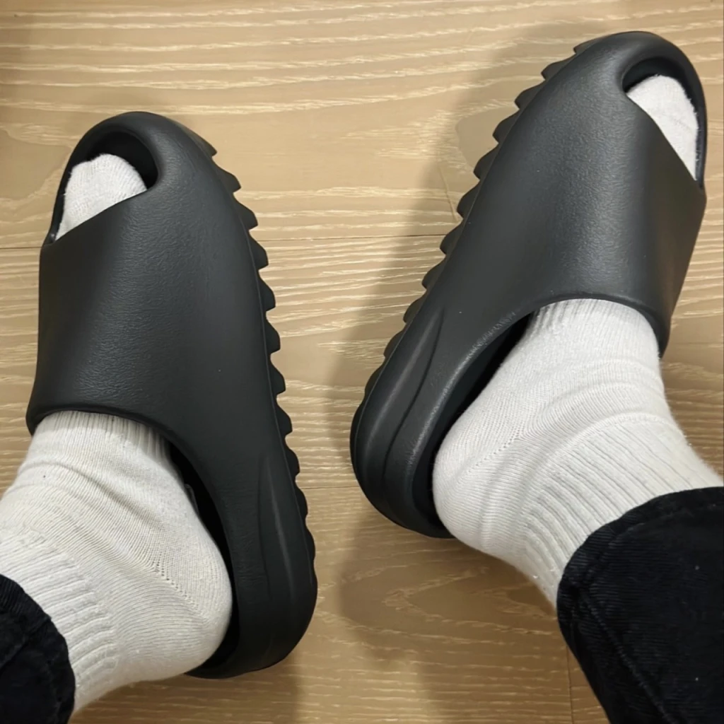 ADIDAS YEEZY SLIDE "Onyx" 純黑 黑瑪瑙 (HQ6448)