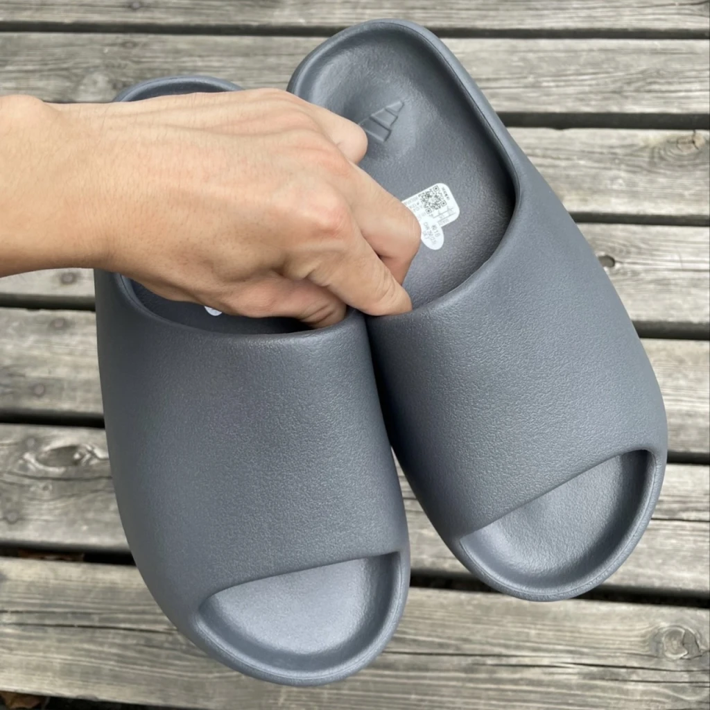 ADIDAS YEEZY SLIDE "Granite" 深鐵灰 (ID4132)