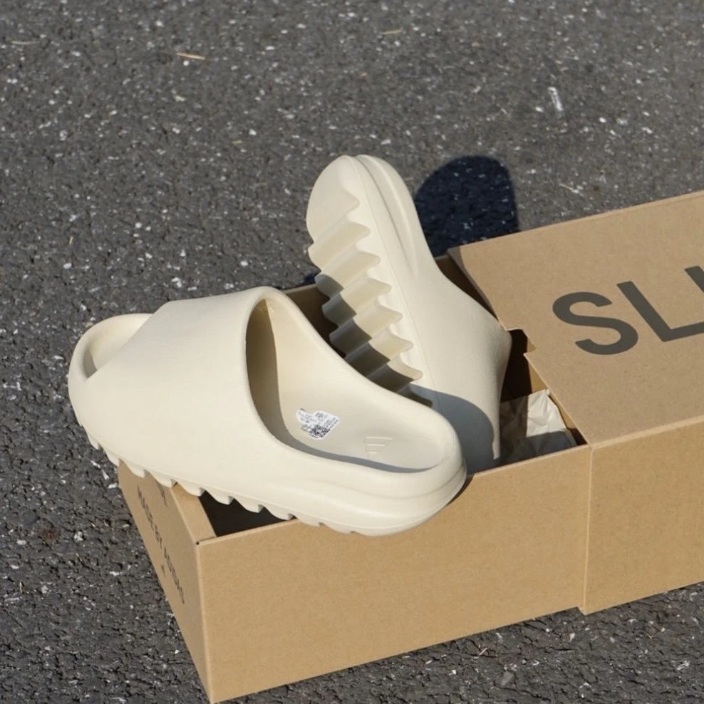 ADIDAS YEEZY SLIDE "Bone" 骨白 (FZ5897)