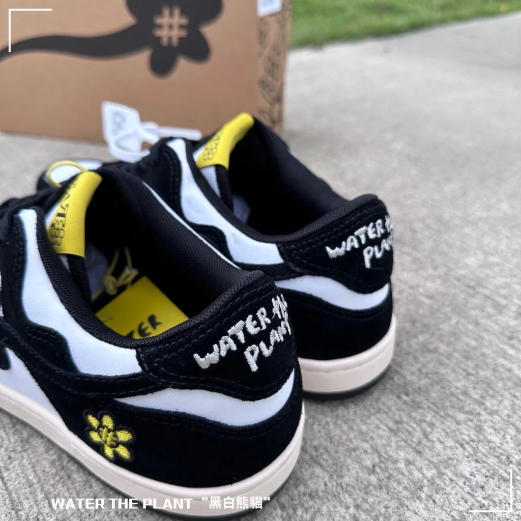 WATER THE PLANT 日本小花鞋 黑白熊貓