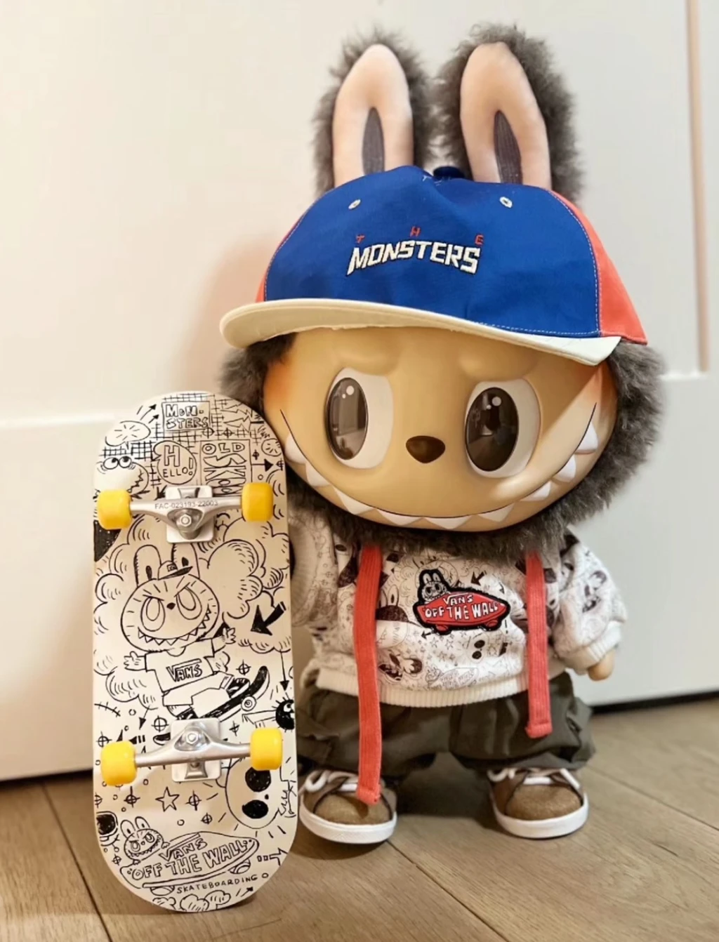 POP MART x VANS 聯名款 滑板Labubu 滑板聯名系列