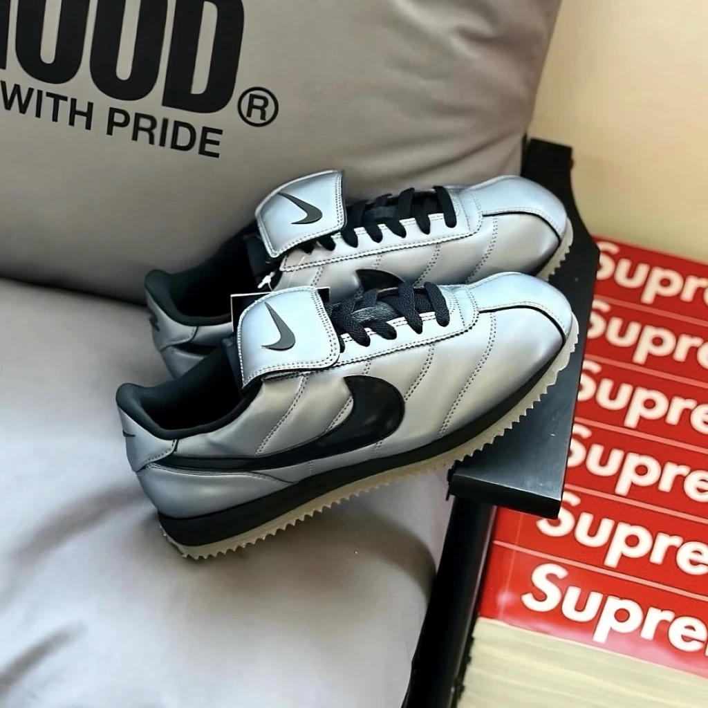 Nike Cortez SE "MTLC Cool Grey" 液態金屬銀 (HQ3490-099)