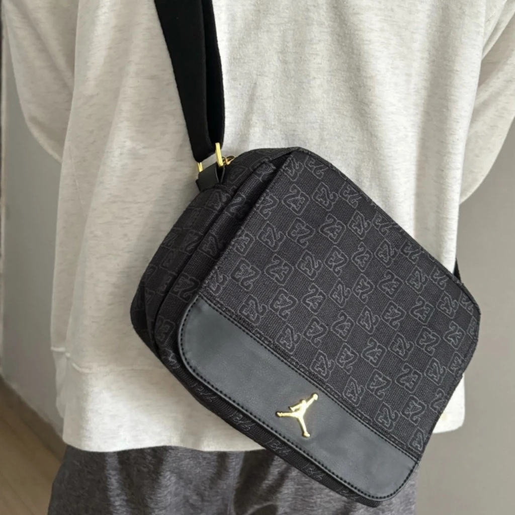 <傑憲同款花色> AIR JORDAN 棋盤格紋 單肩包