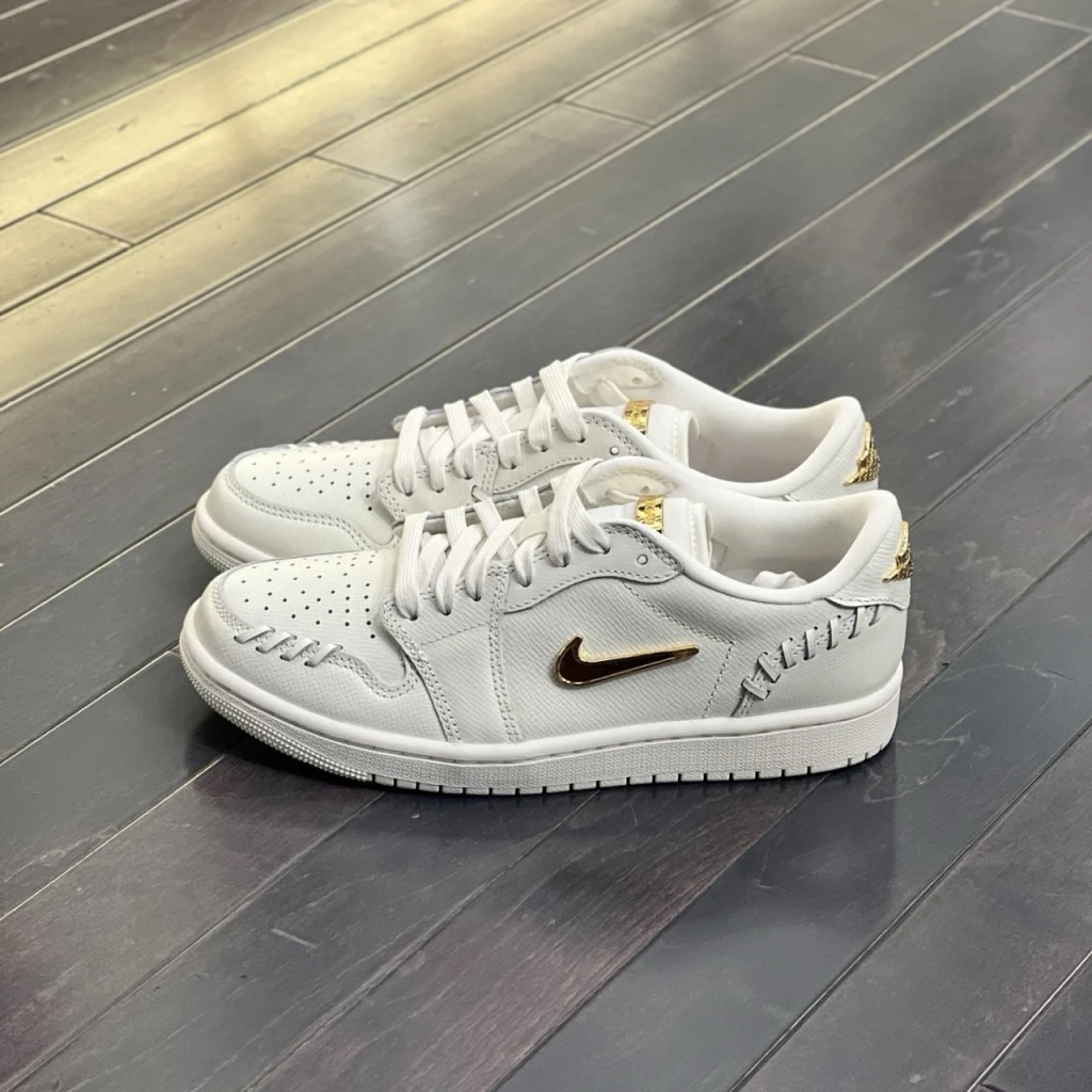 NIKE AIR JORDAN 1 LOW 奶油編織金標 (FN5032-100)