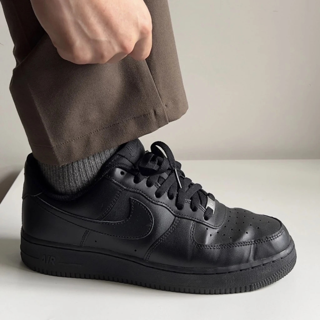 <全黑降臨> NIKE AIR FORCE 1 純黑(CW2288-001)
