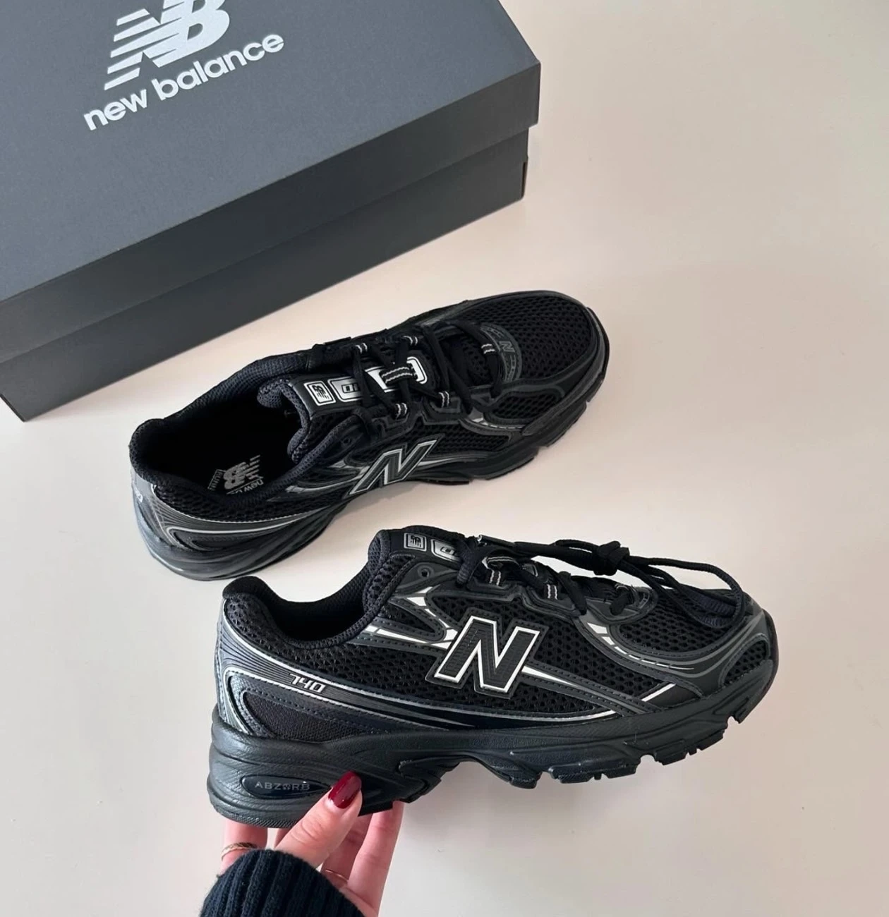 New Balance NB740 復古黑銀 (U740BM2)